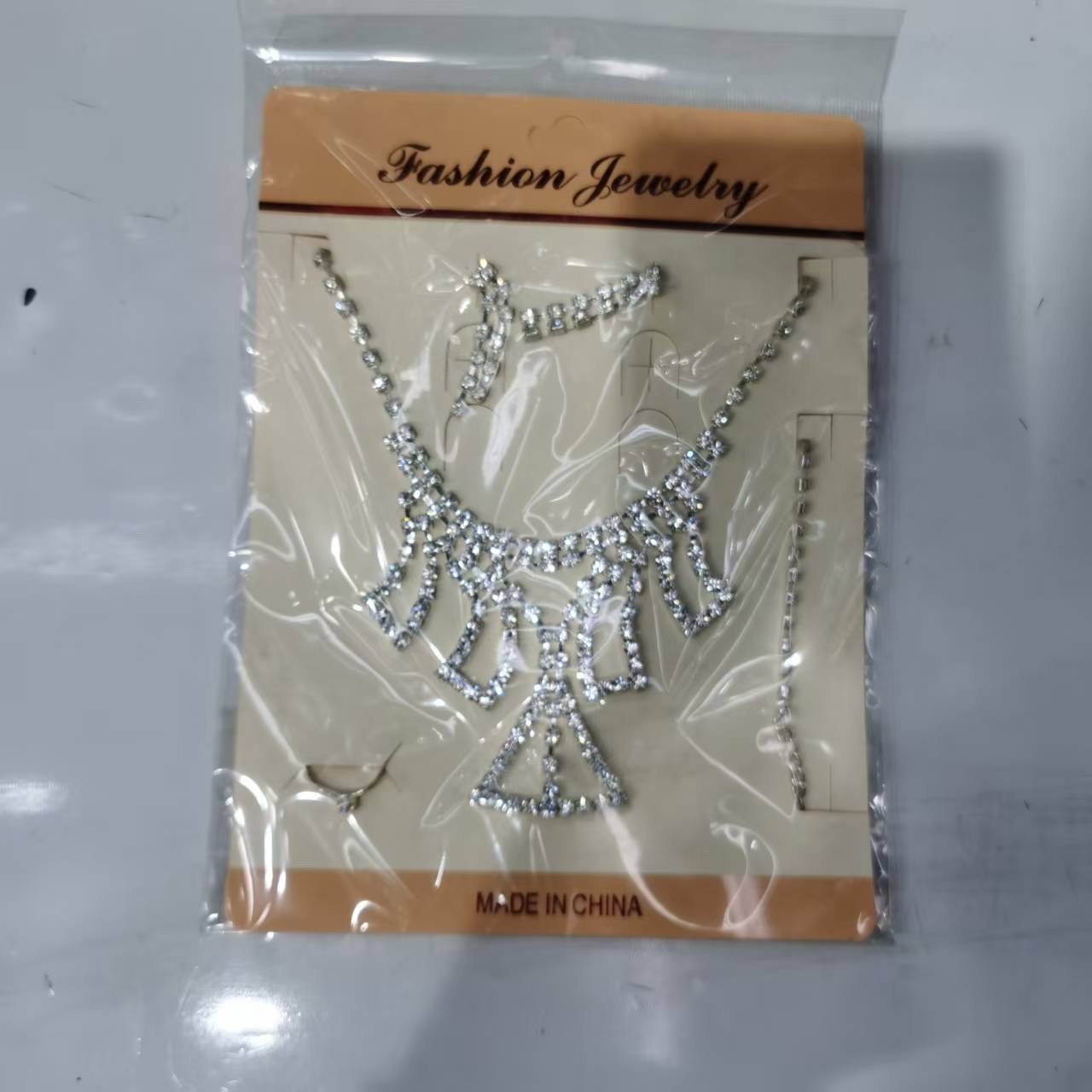 时尚不锈钢珍珠水钻瓜链项链女简约百搭首饰潮流配饰项链