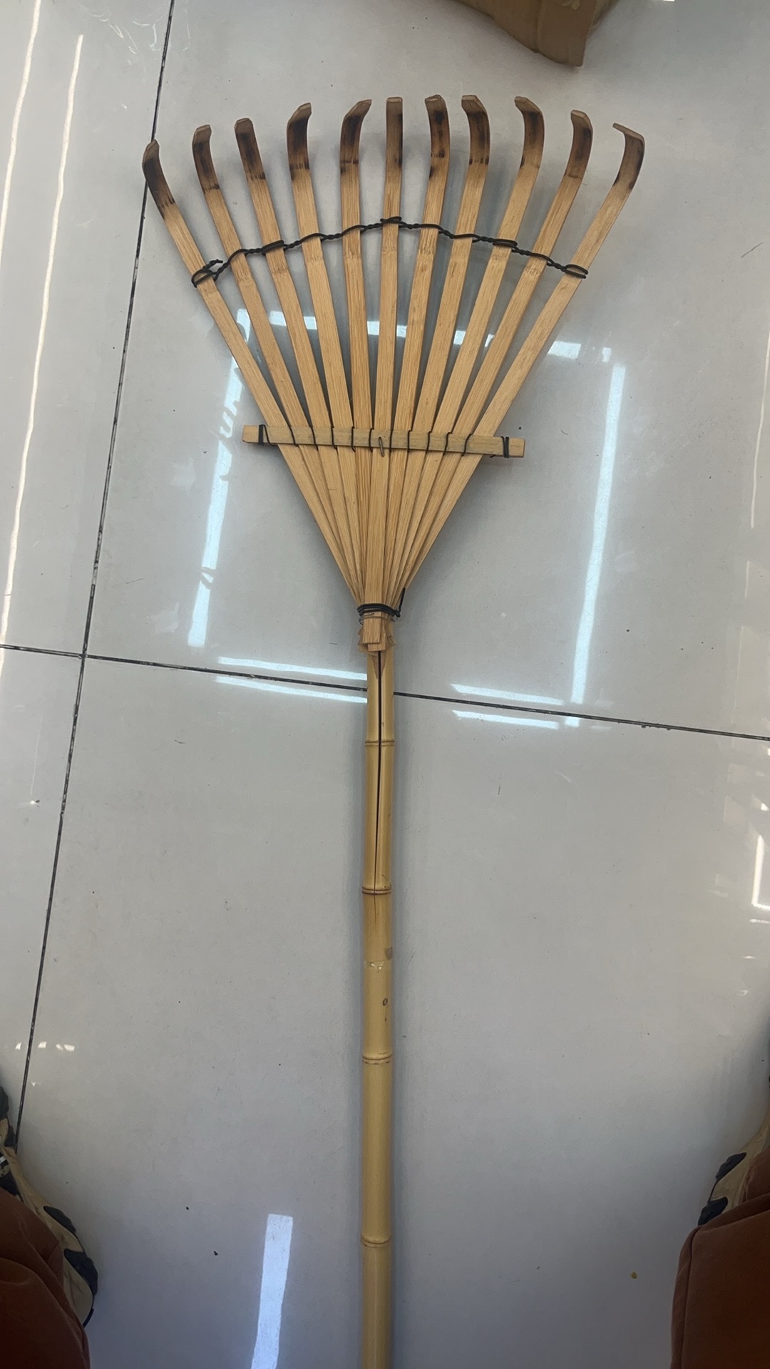 竹制篱笆，竹制九齿钉耙