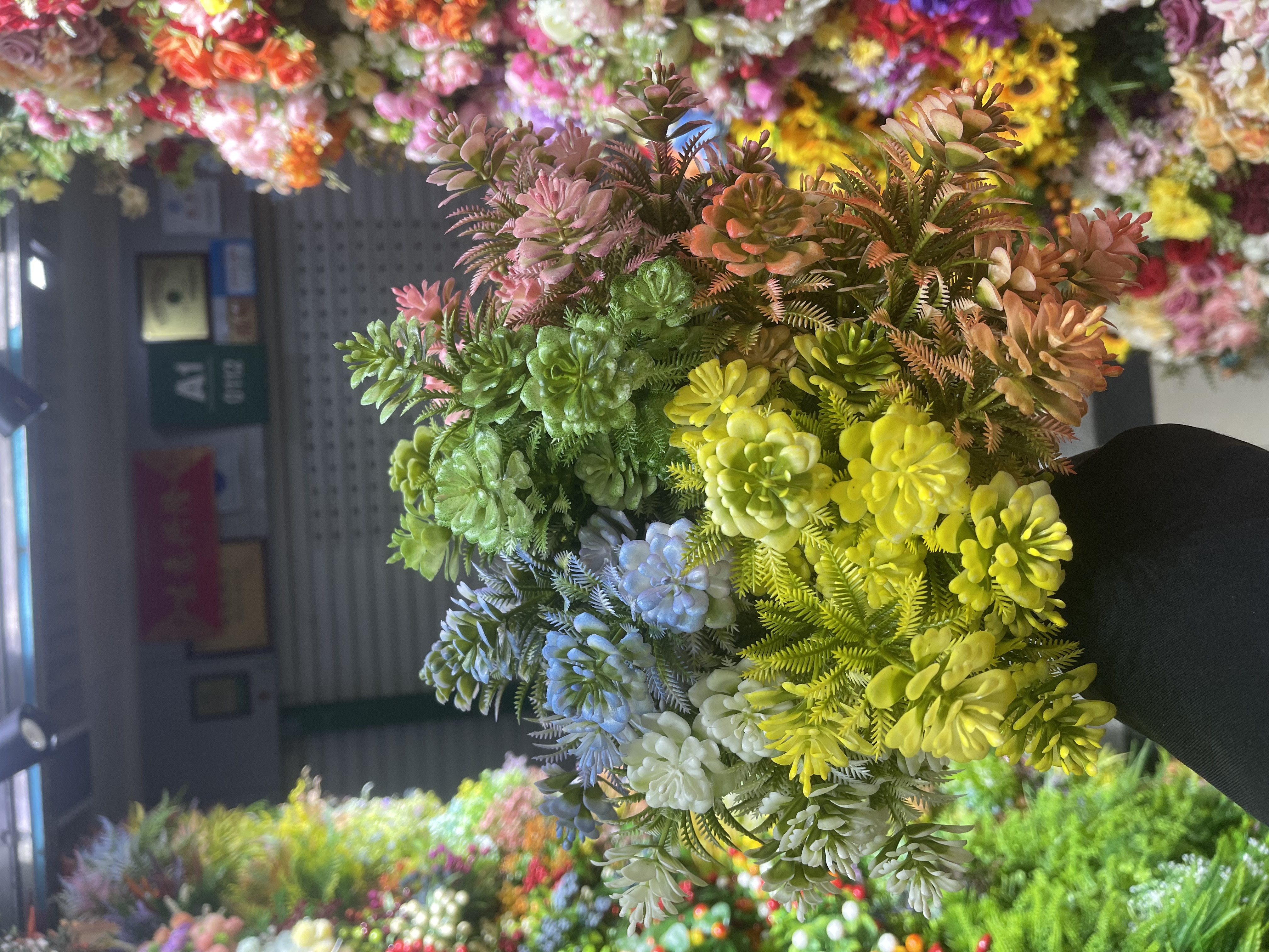 仿真喷色松果花家居装饰装修设计编织花篮编织工艺礼品一盆花图