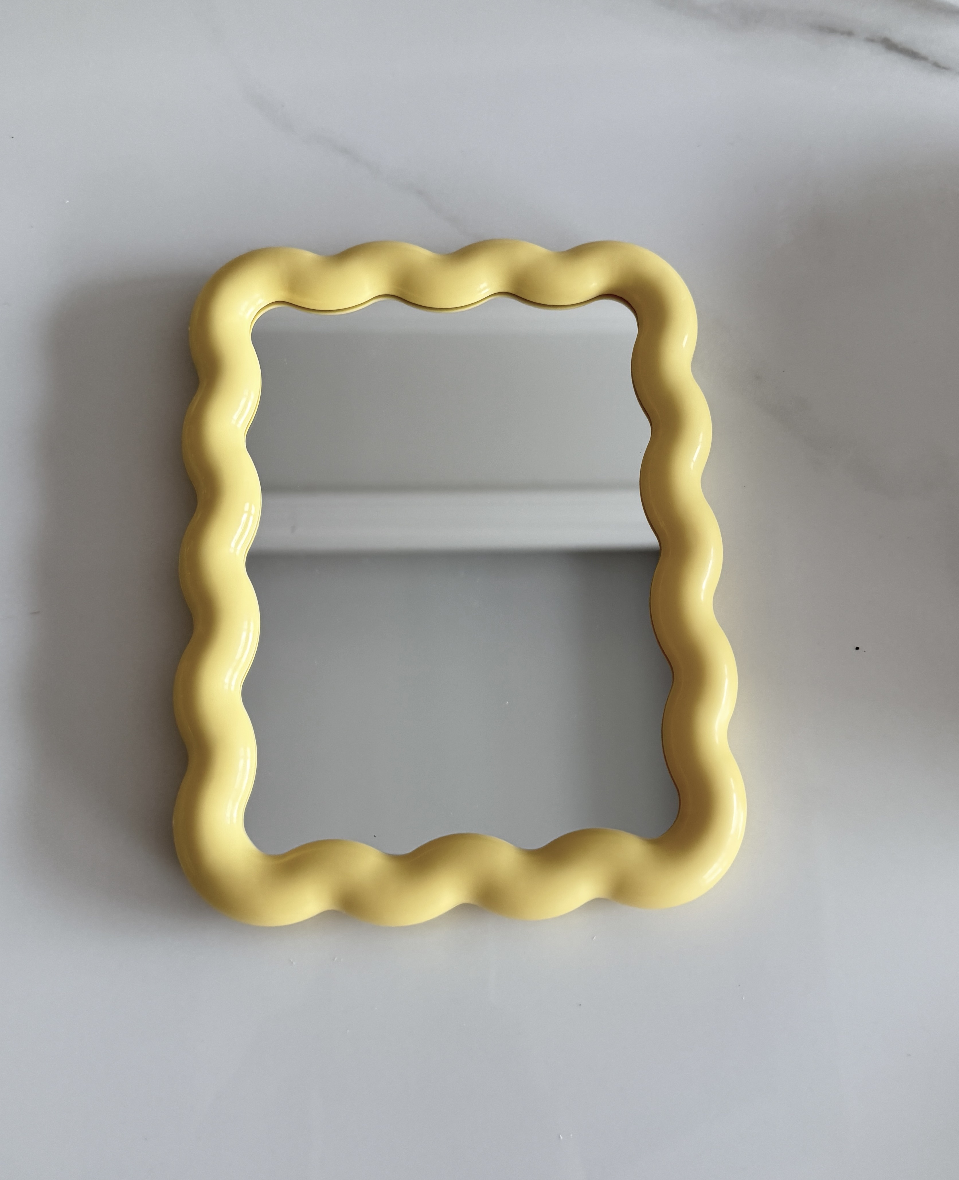 镜子化妆镜毛绒便携桌面镜子美容镜子梳妆镜子可爱款式时尚实用化妆镜产品图