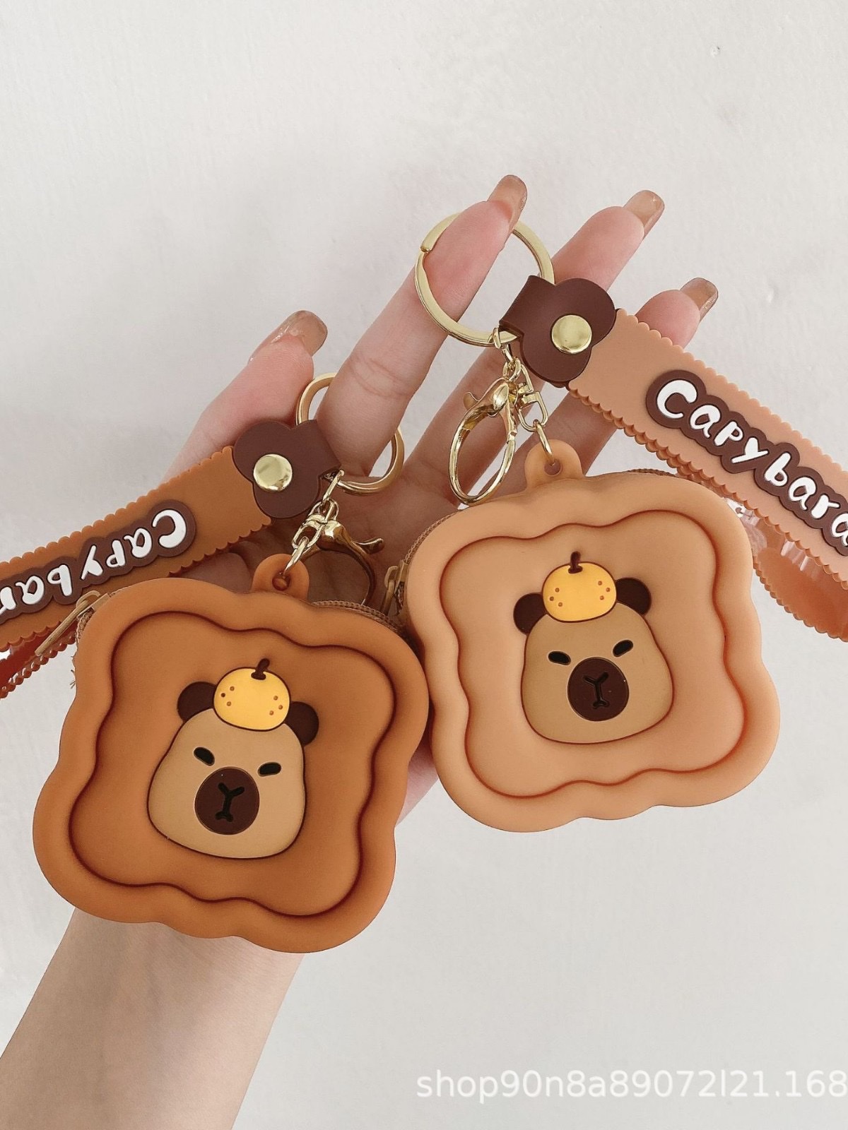 卡通卡皮巴拉零钱包挂饰可爱小钱包创意挂件公仔硅胶耳机包收纳包 汽车钥匙包套