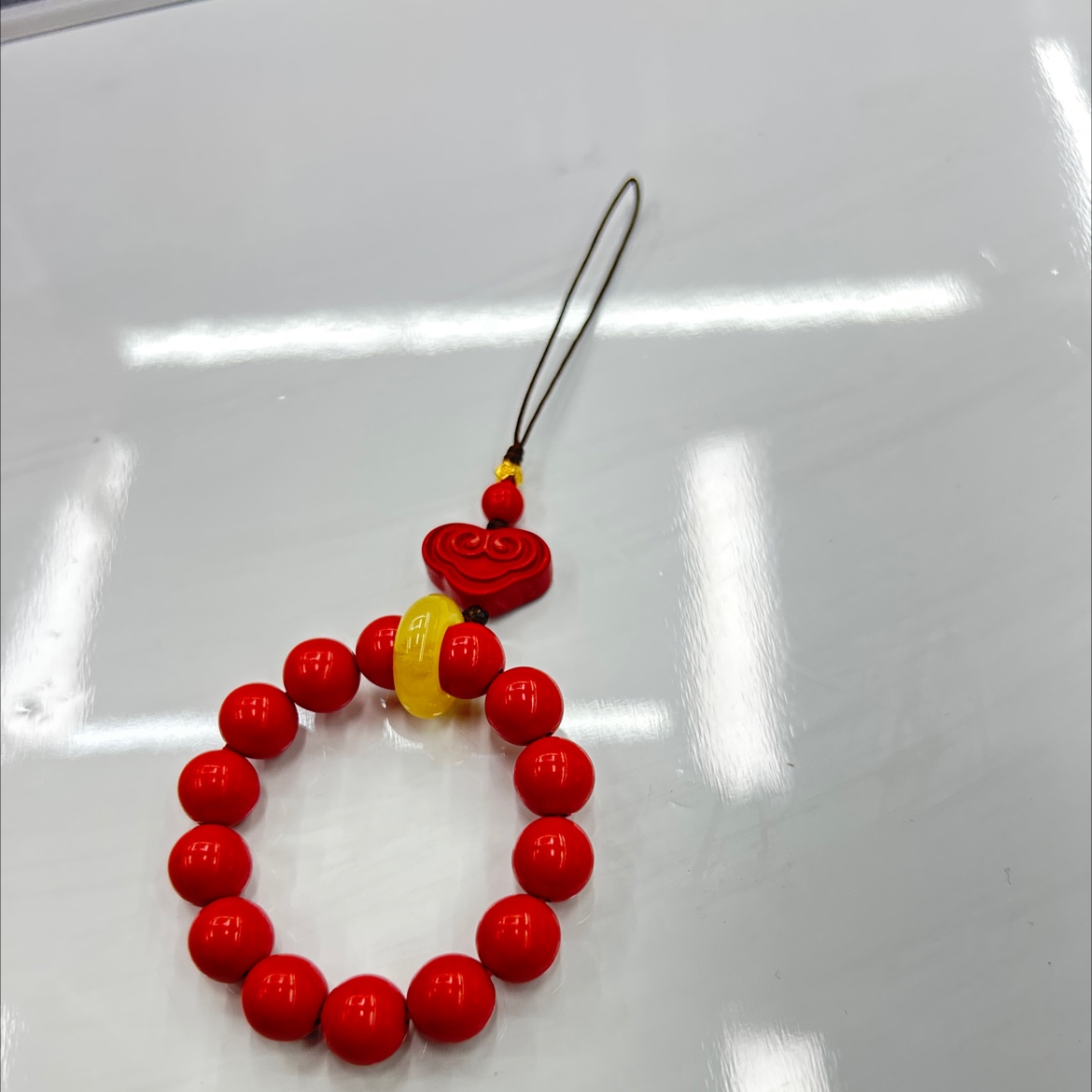 Natural cinnabar high-content red sand car, bag, mobile phone, wealth, peace and auspicious cloud gifts