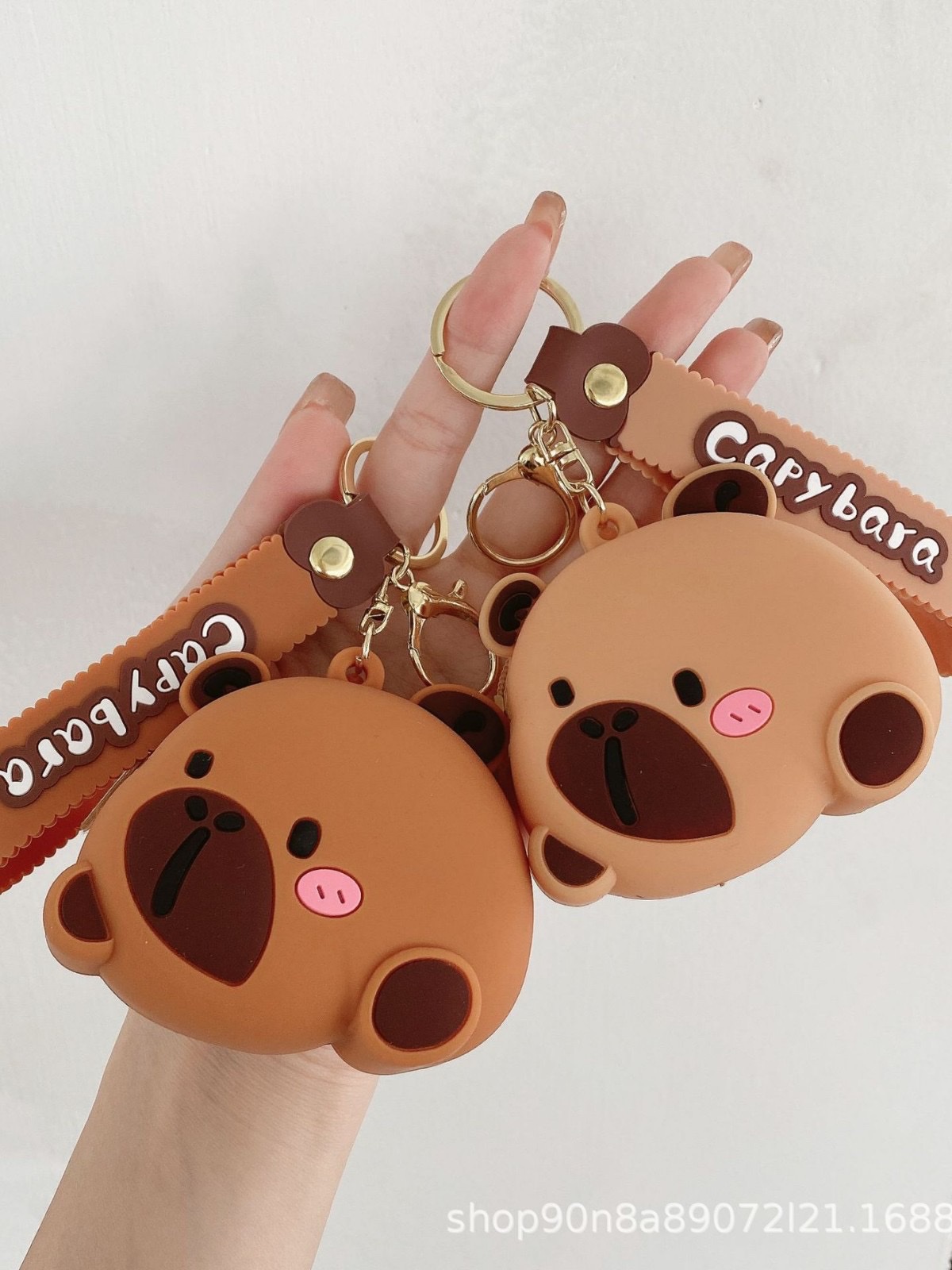 卡通卡皮巴拉零钱包挂饰可爱小钱包创意挂件公仔硅胶耳机包收纳包 汽车钥匙包套产品图
