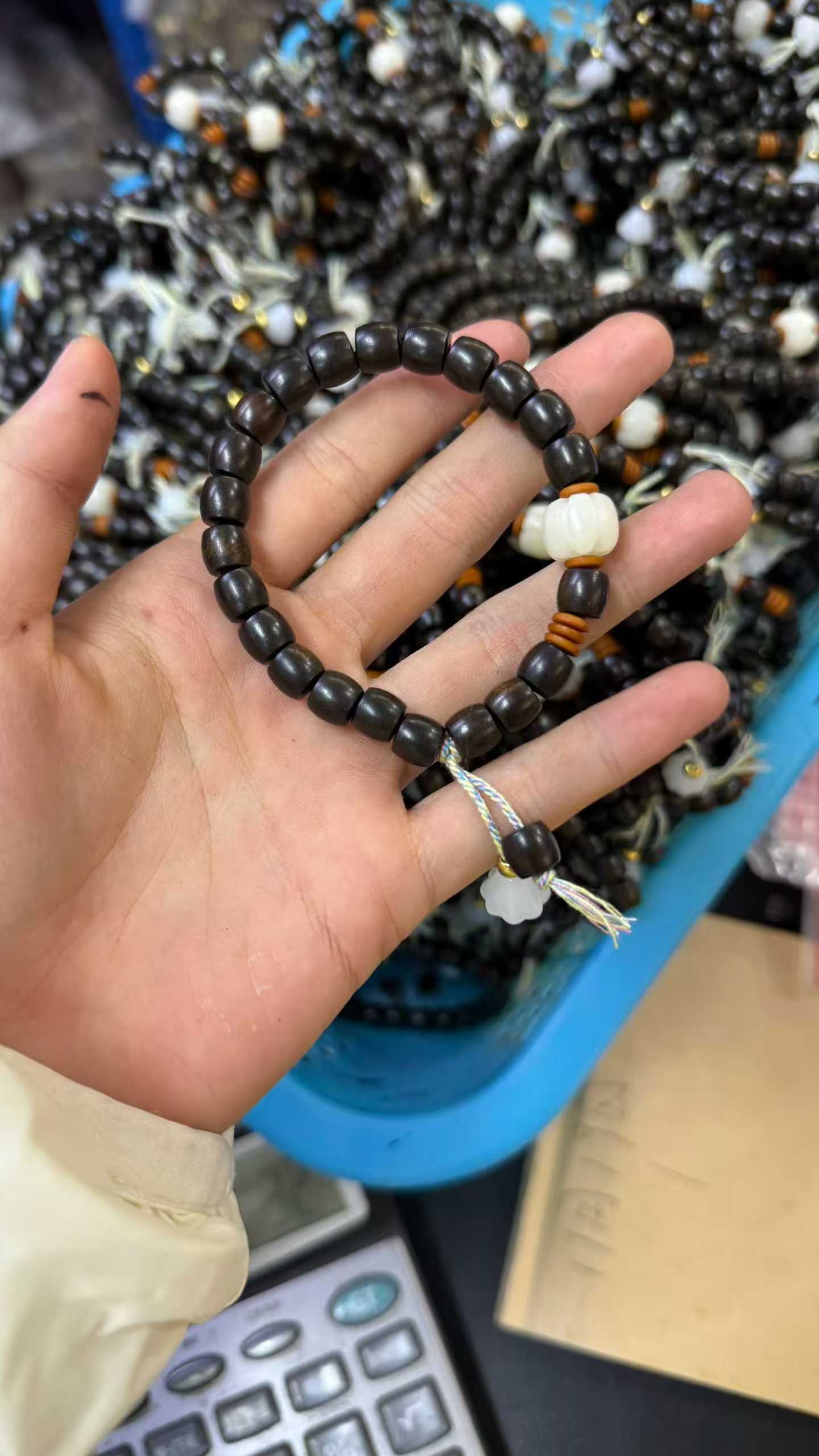 Letter metal accessories, tassels, zircon bow links, lifting, ocean-style jewelry accessories, handcrafted materials, lifting, zircon bow links, tassels, tassels details Picture