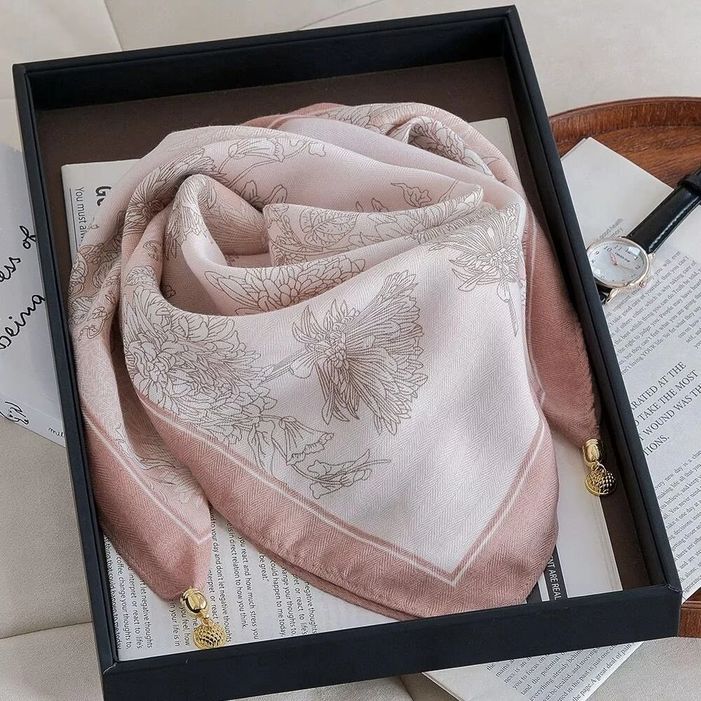 New magnetic buckle 70*70 scarf for women, windproof, warm, high-end, retro and fashionable decoration, paired with a scarf and square scarf detail image 2