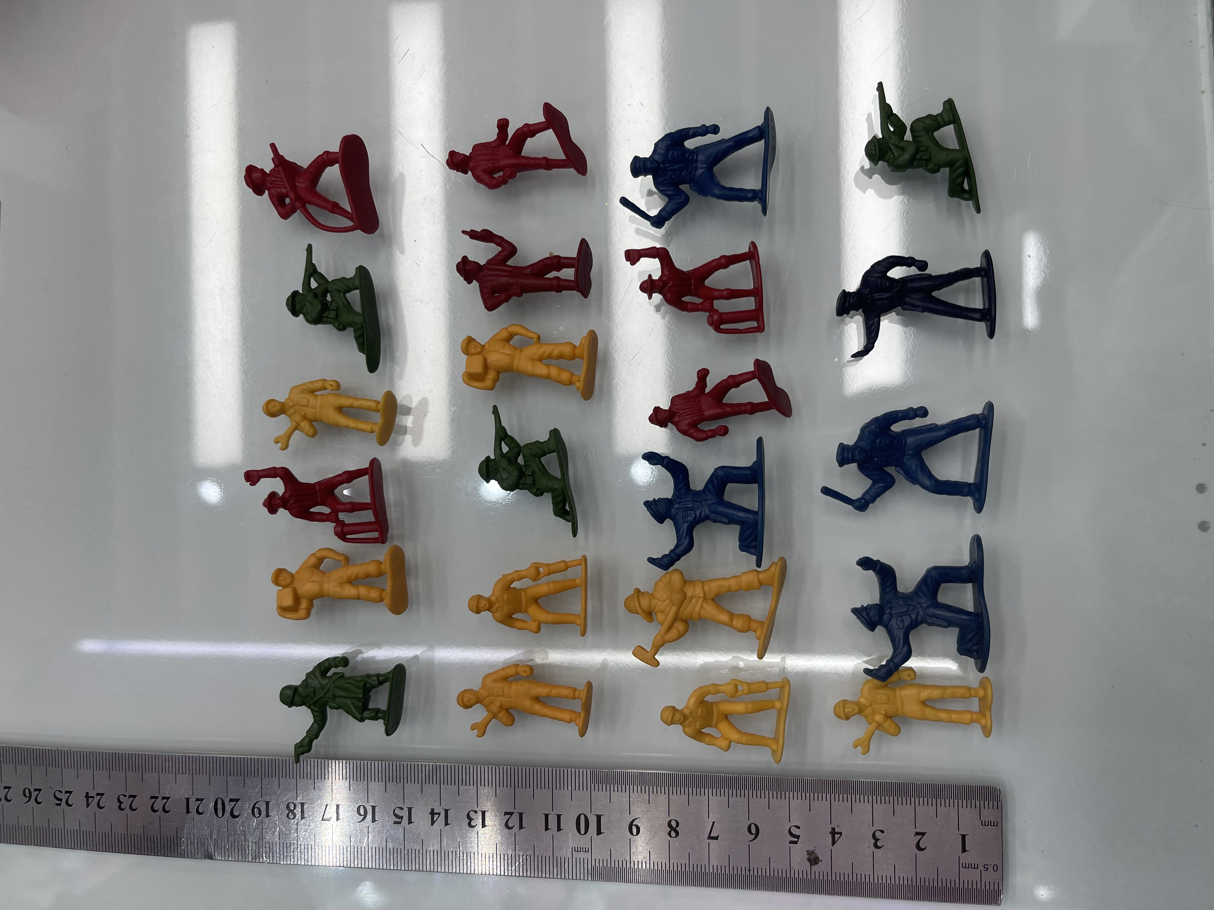 士兵，小摆件，扭蛋玩具，小礼品，洗澡玩具，汽车摆件，