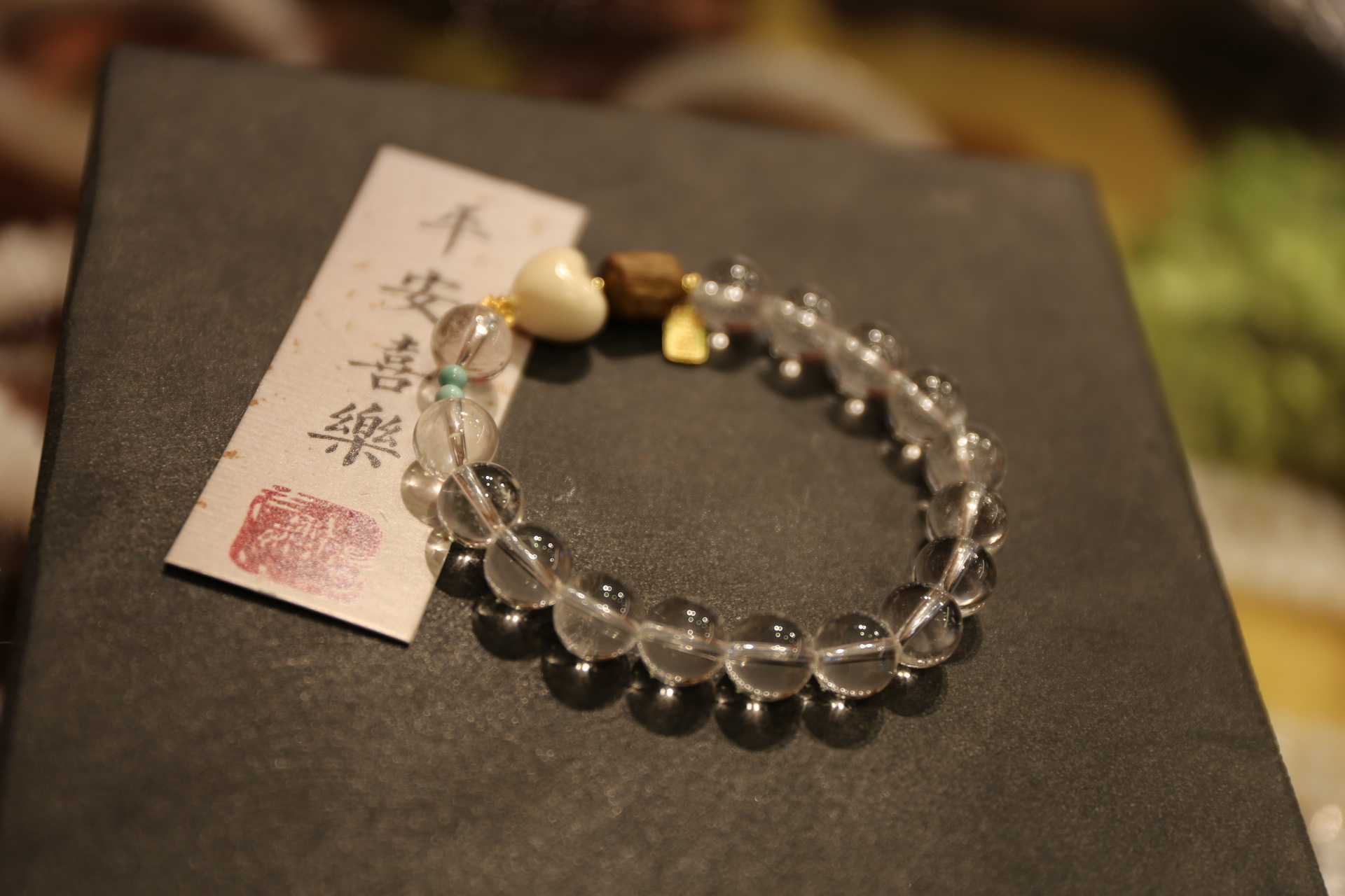A new original handcrafted style is here! A natural 5A white crystal bracelet, a collectible bracelet Specification image