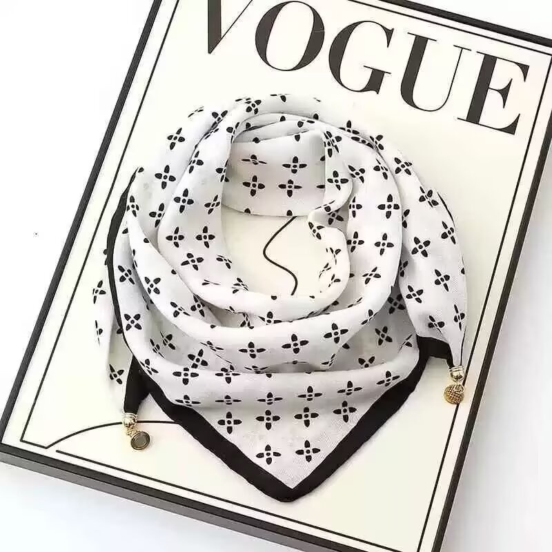 New magnetic buckle 70*70 scarf for women, windproof, warm, high-end, retro and fashionable decoration, paired with a scarf and square scarf detail image 5