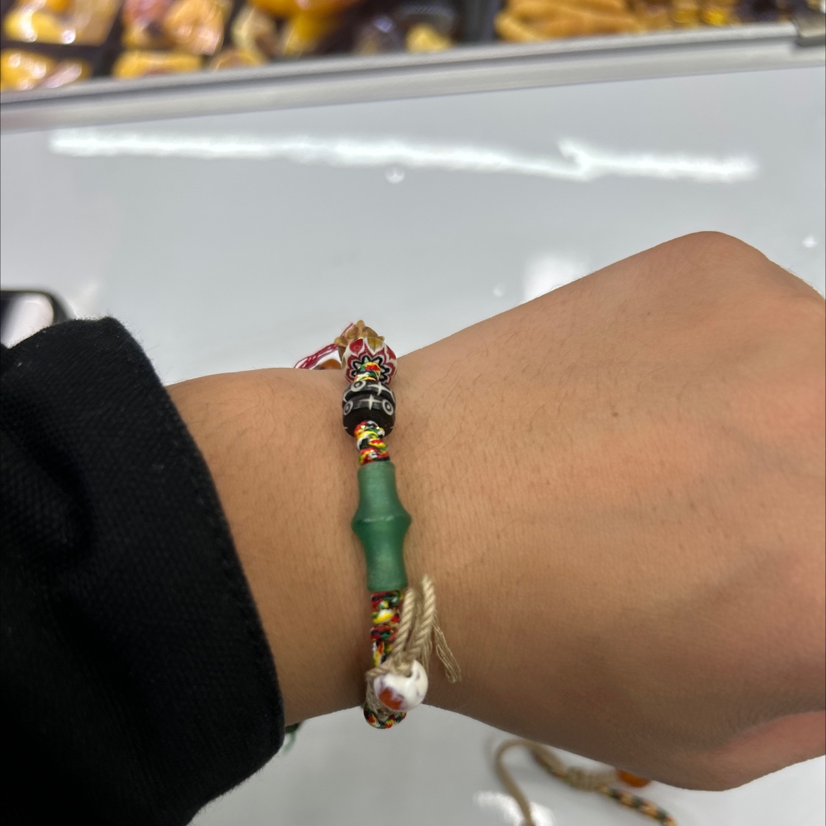 Tibetan-style agate and glass art woven rope bracelet, sky pearl bracelet, popular men and women's same style bracelet accessories Application Scenario