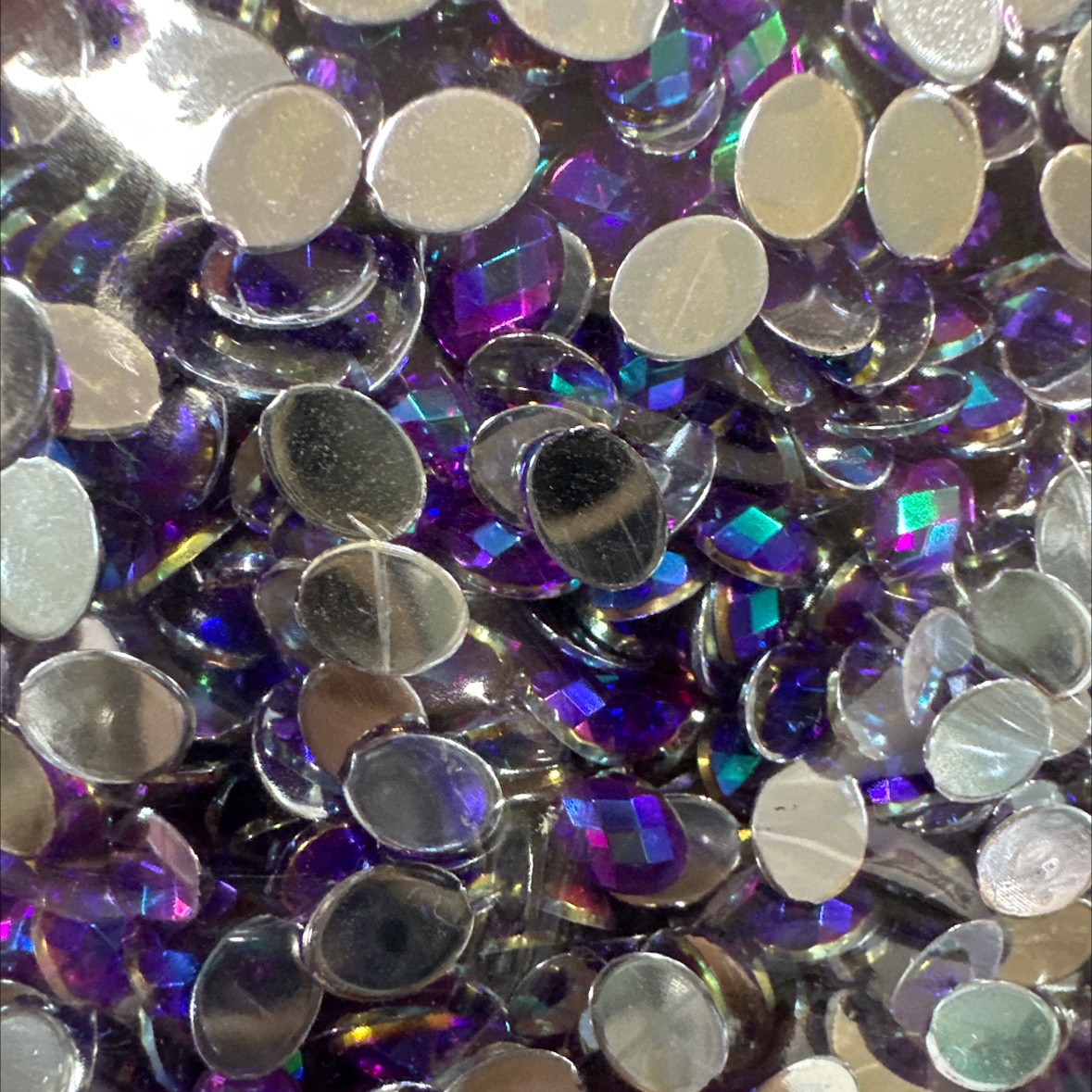 Imitation Taiwan eco-friendly acrylic diamond DIY jewelry accessories, handcrafted materials, multi-color acrylic jewelry accessories, decorative items, AB color, fashionable matching Application Scenario