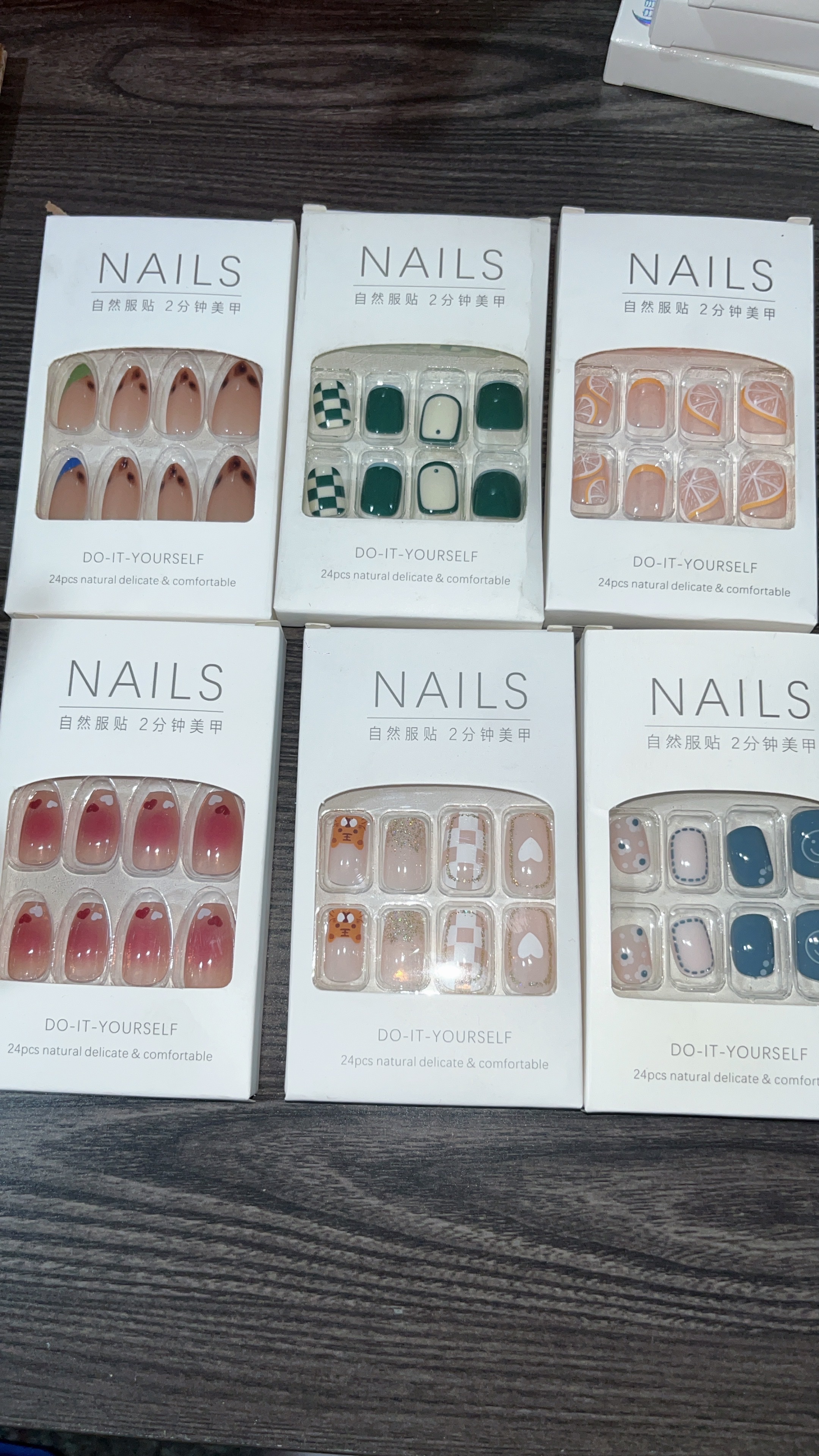 Simple and stylish nail tips details Picture