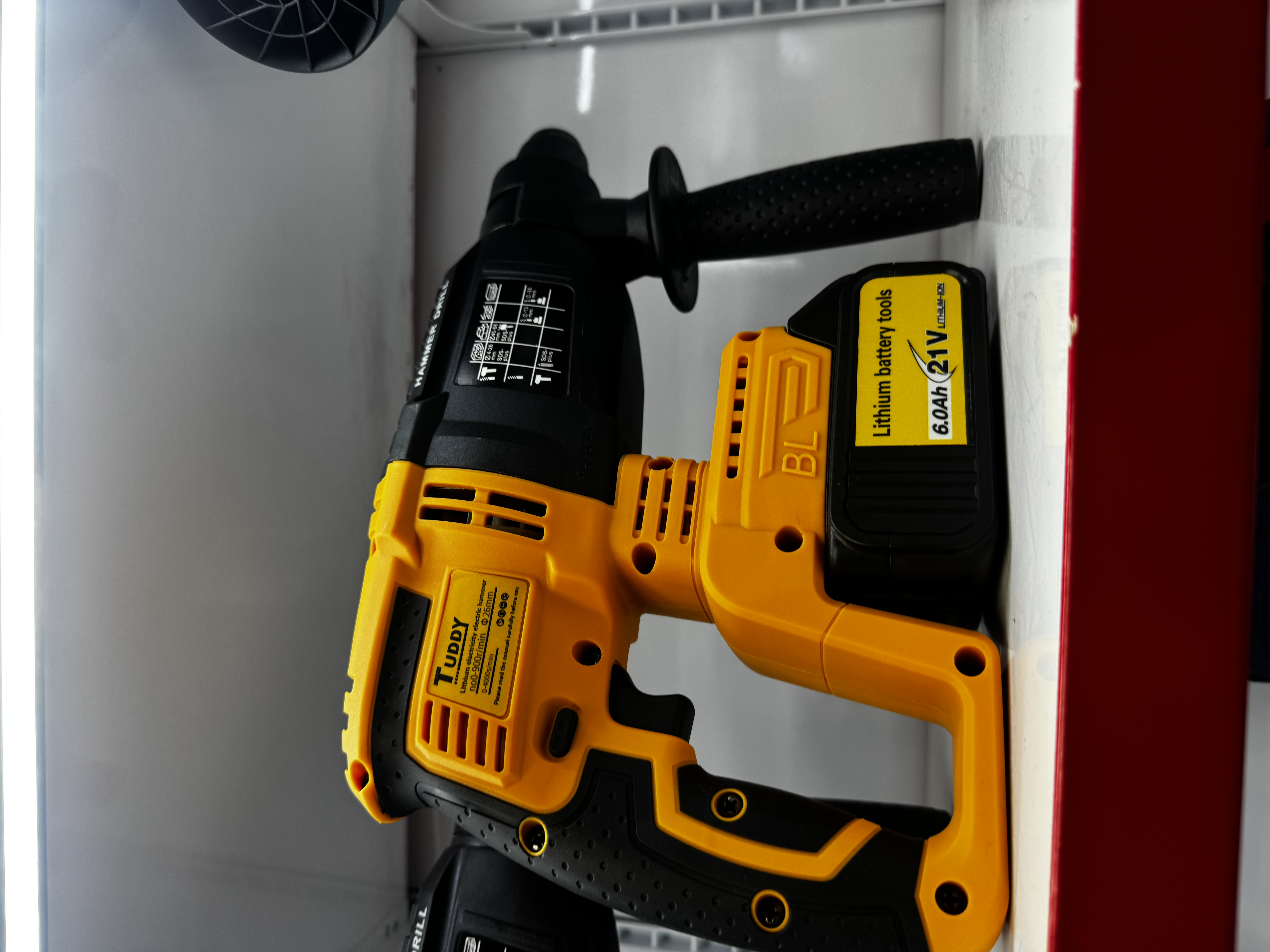 A multi-functional power tool set, a household hand-held electric drill tool combination, and a complete set of essential equipment for maintenance and decoration Application Scenario