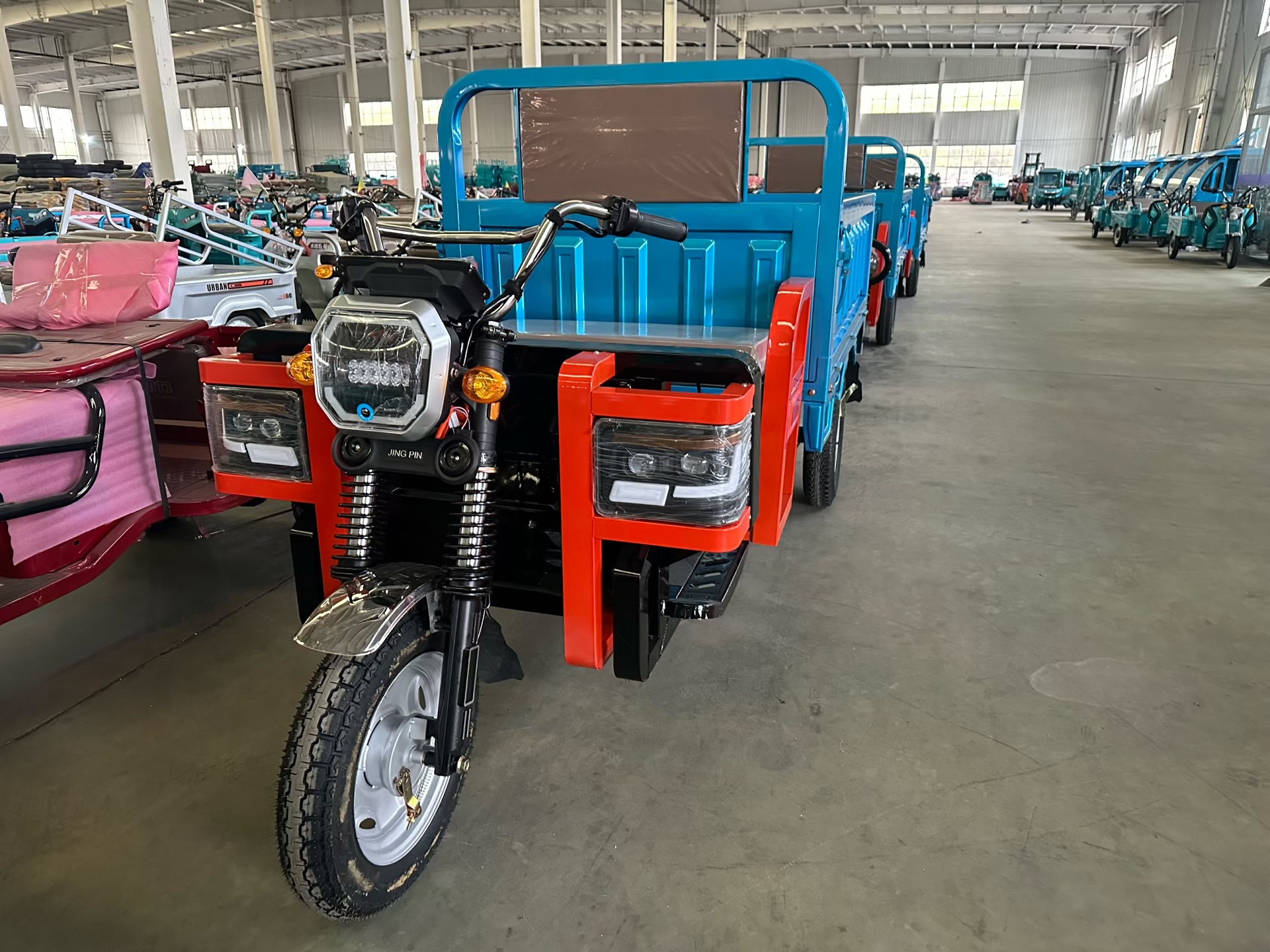 电动三轮车 电池