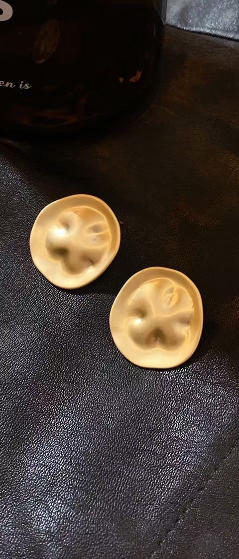 Korean-style fashionable, casual and versatile earrings, brass electroplated with 18K matte gold, S925 silver needle