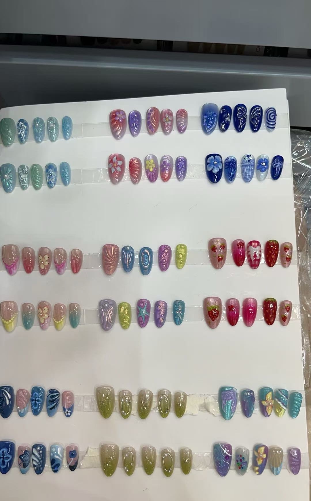 New carved nail art, European and American nail art, hand-pulled diamond style nail art details Picture