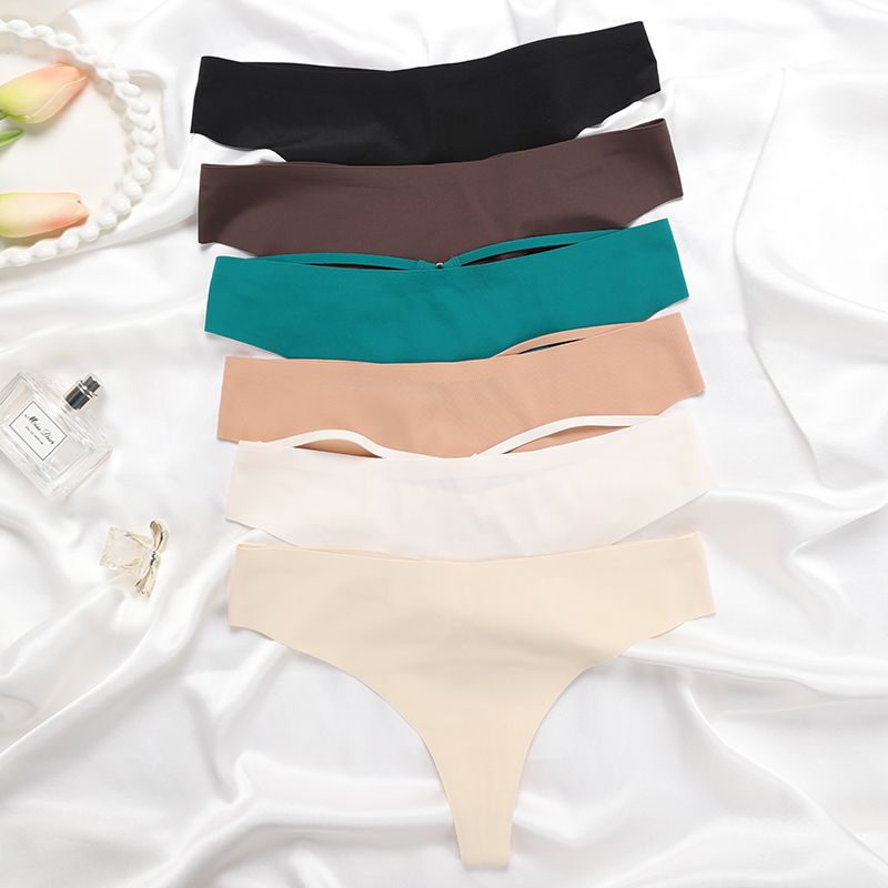 European and American women's thongs are seamless with ice silk undefined