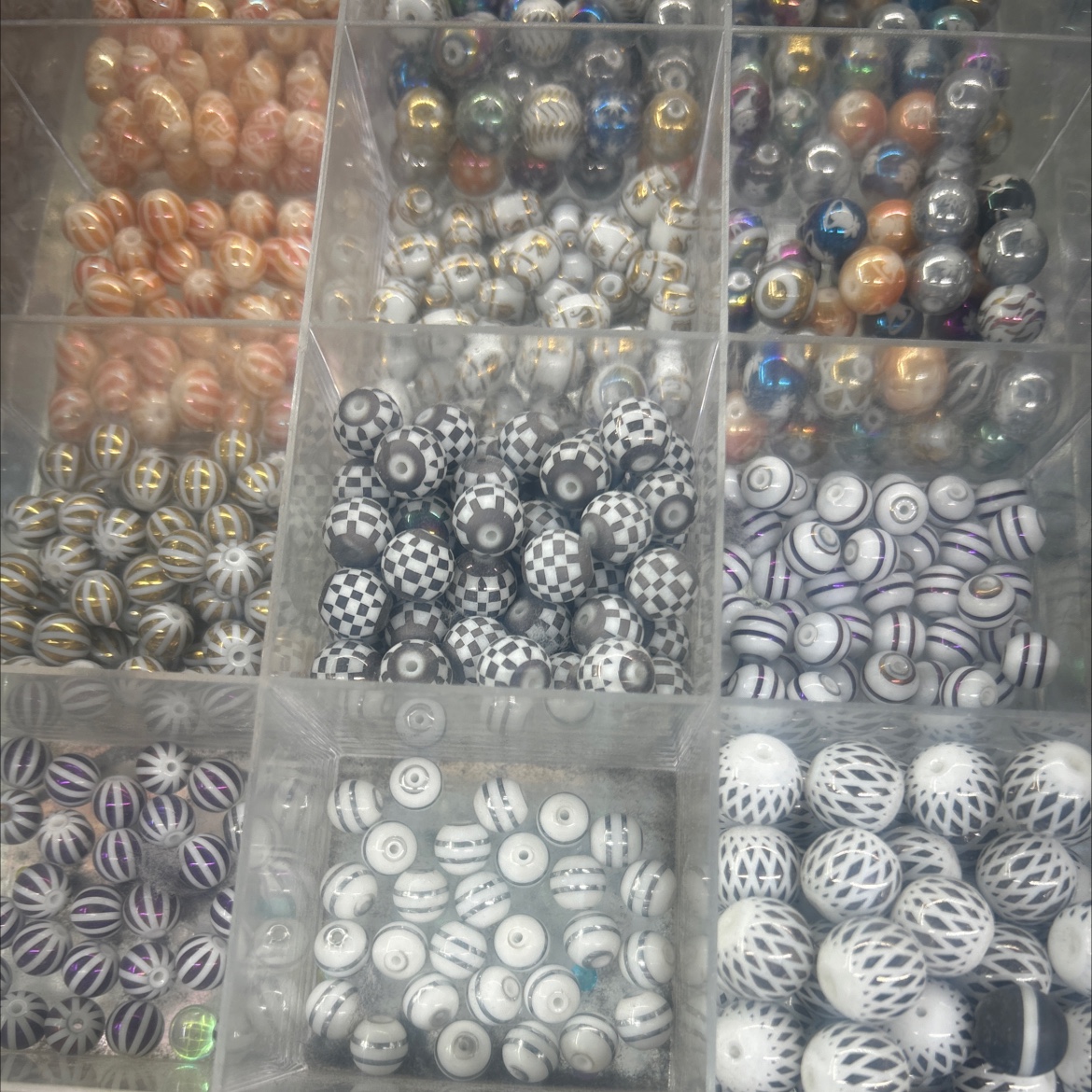 玻璃珠、水晶珠、常用于各种手链项链手机链装饰等等