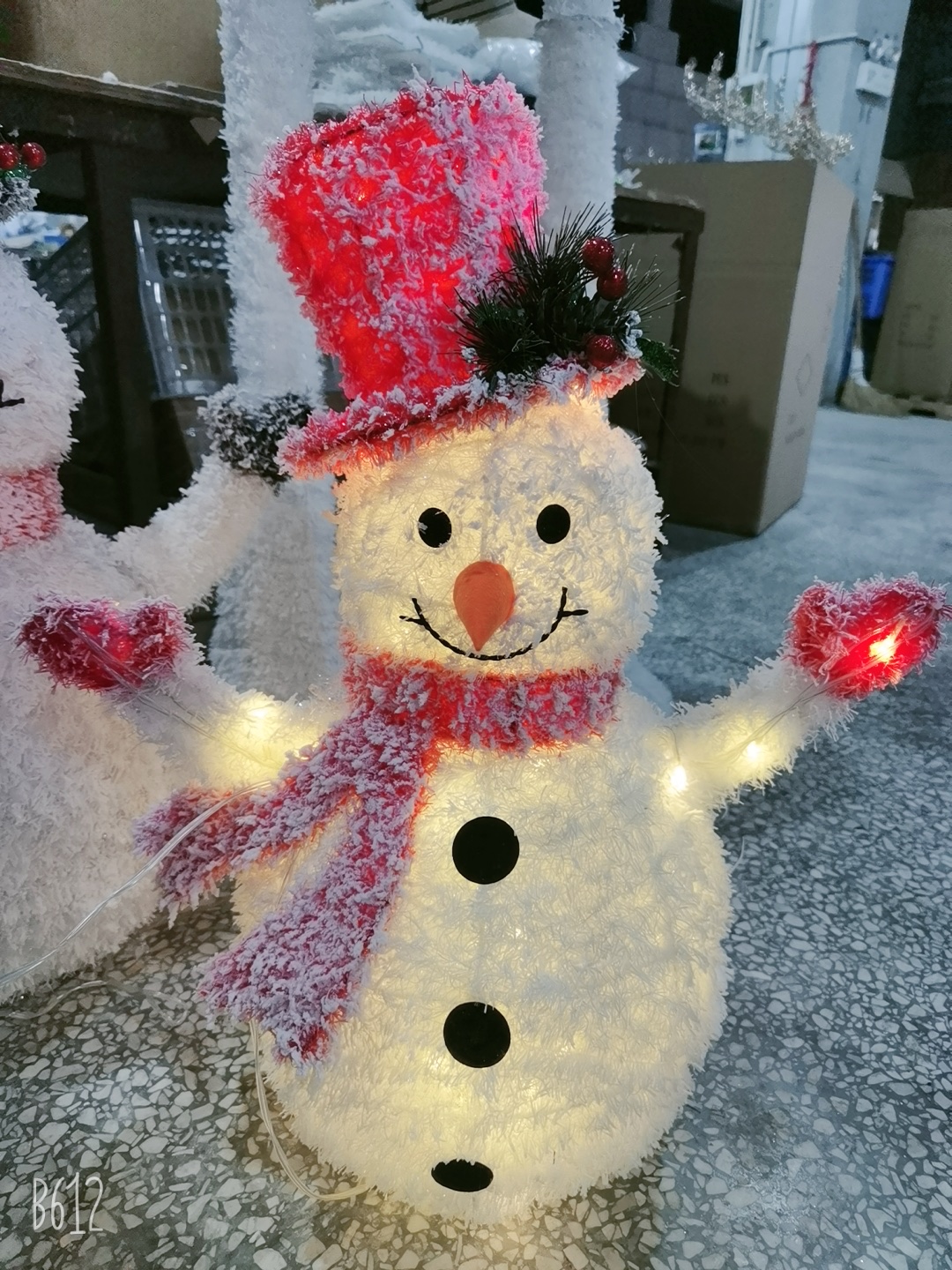 圣诞用品礼盒雪人工艺品花园摆件气氛美陈商场门口摆件圣诞灯圣诞树圣诞用品圣诞节圣诞蝴蝶结圣诞球圣诞雪人