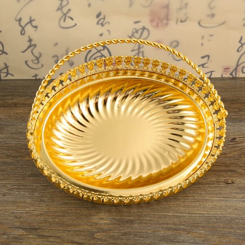 European-style retro golden fruit basket, living room coffee table, fruit basket storage, carrying basket, large fruit plate, portable tableware for office relocation Item Picture