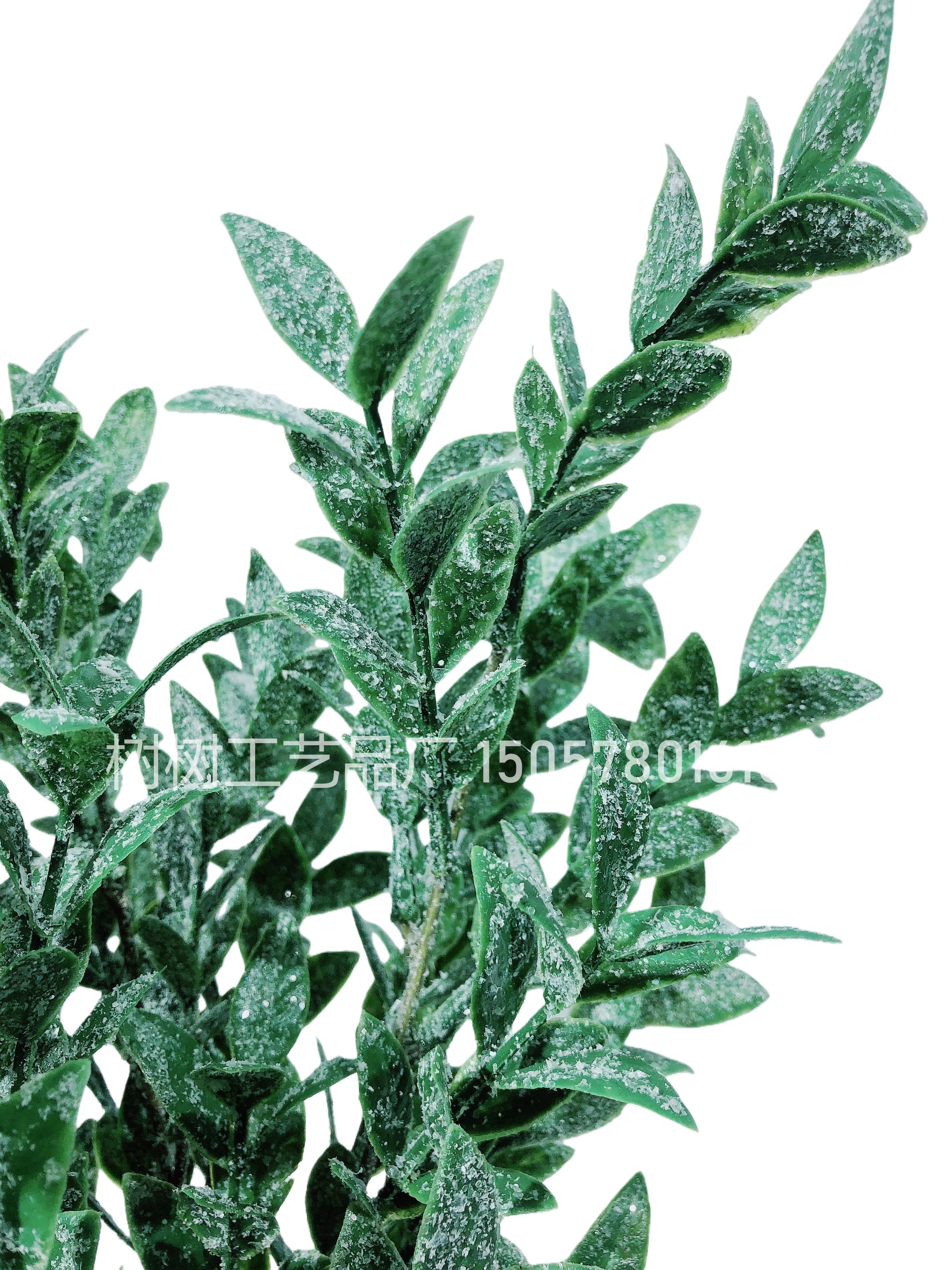 The new Christmas simulation green plant set features a realistic appearance, long-lasting durability, and eco-friendly materials. Popular Amazon bestsellers include artificial flowers, plastic flowers, and simulation flowers detail image 4
