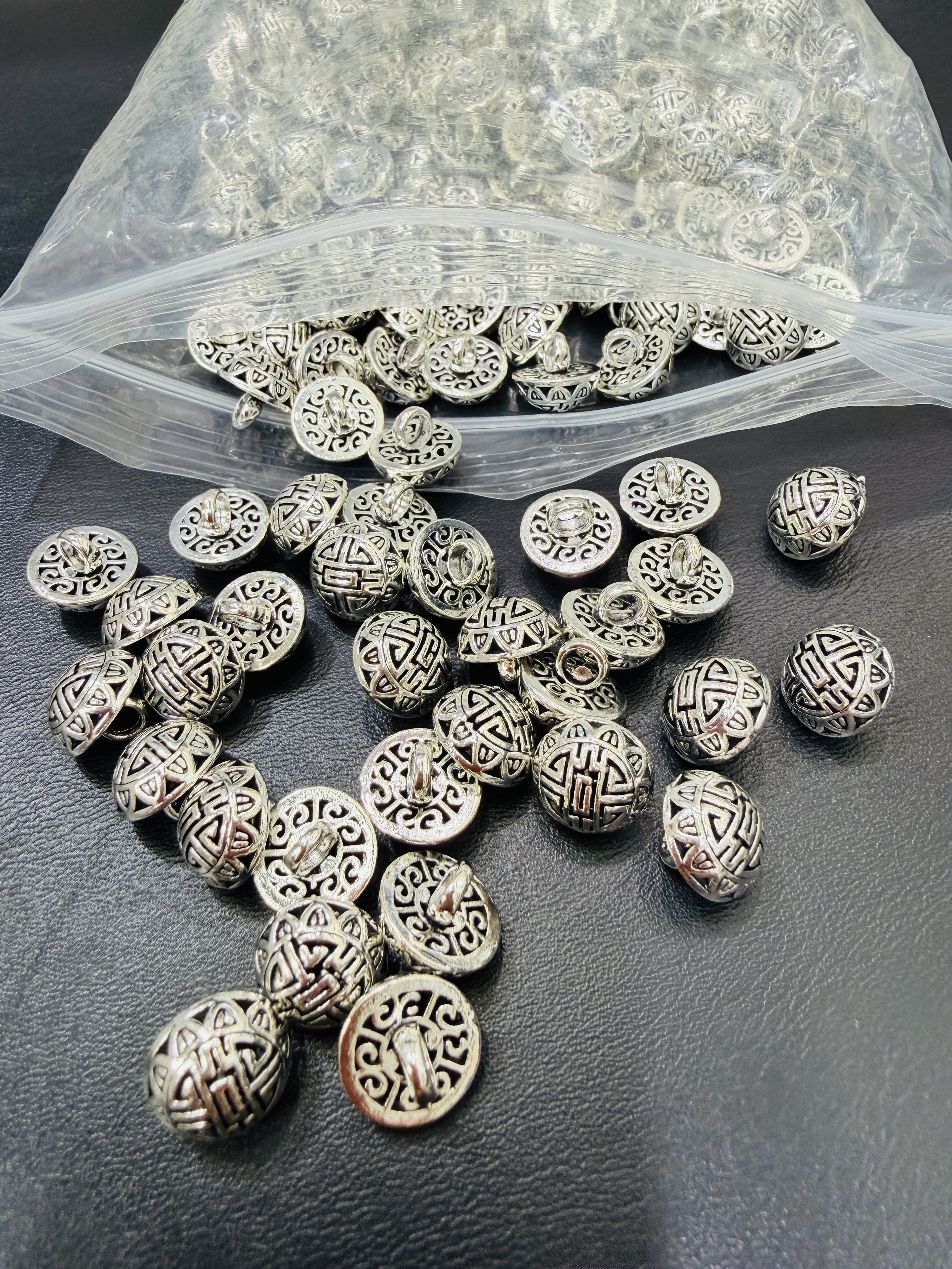 diy retro zinc alloy hollowed-out fashion accessories Item Picture