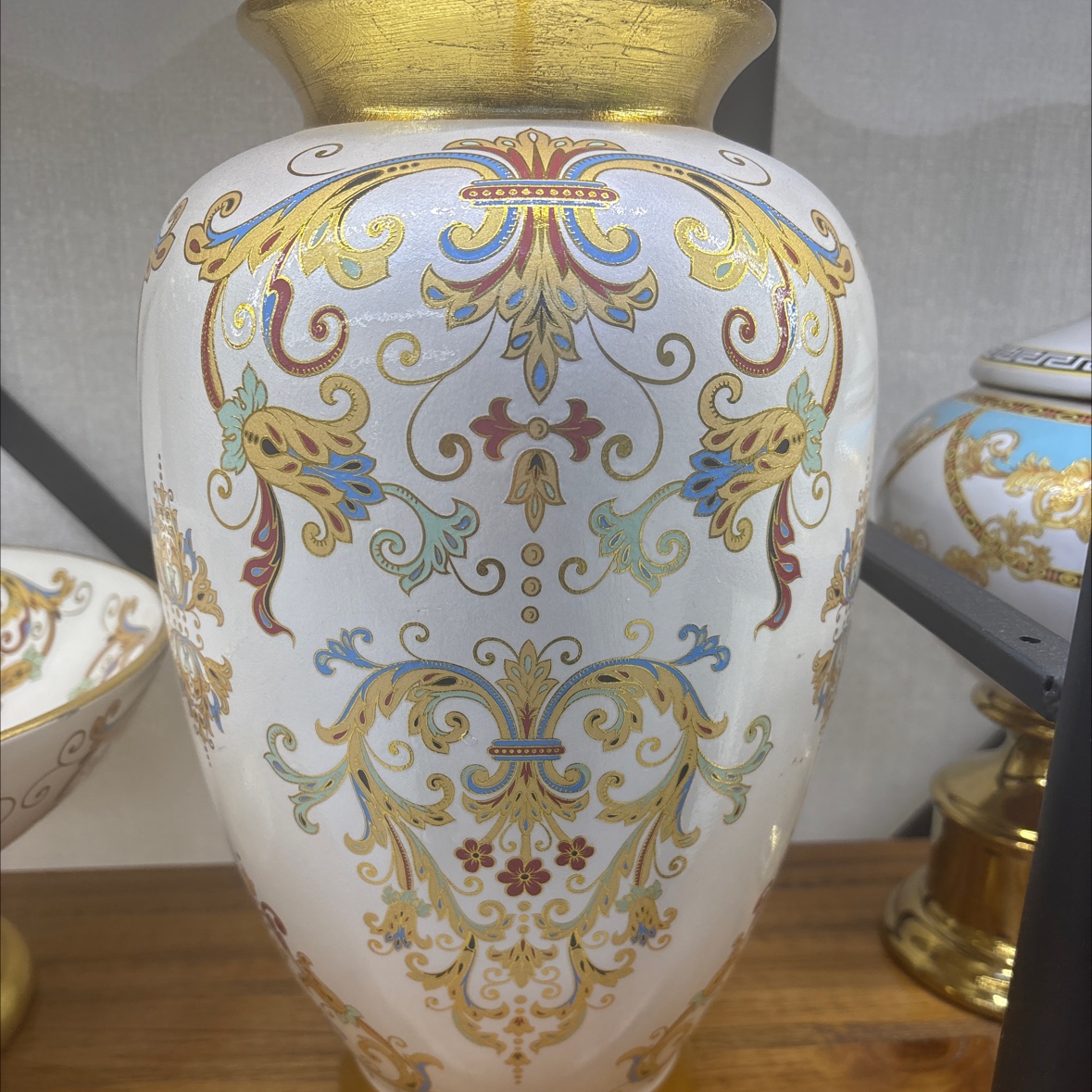 陶瓷工艺品实物图