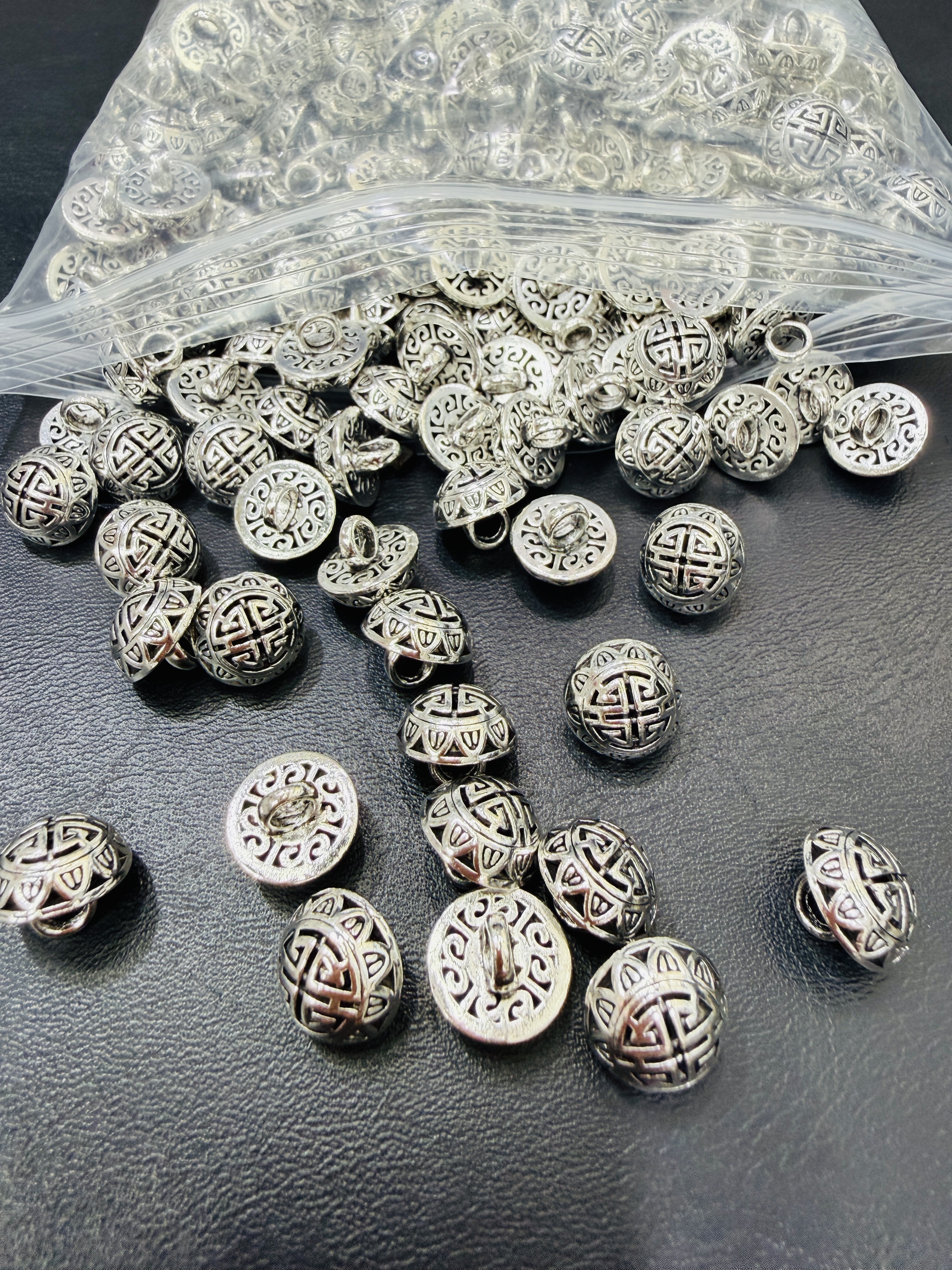 diy retro zinc alloy hollowed-out fashion accessories details Picture