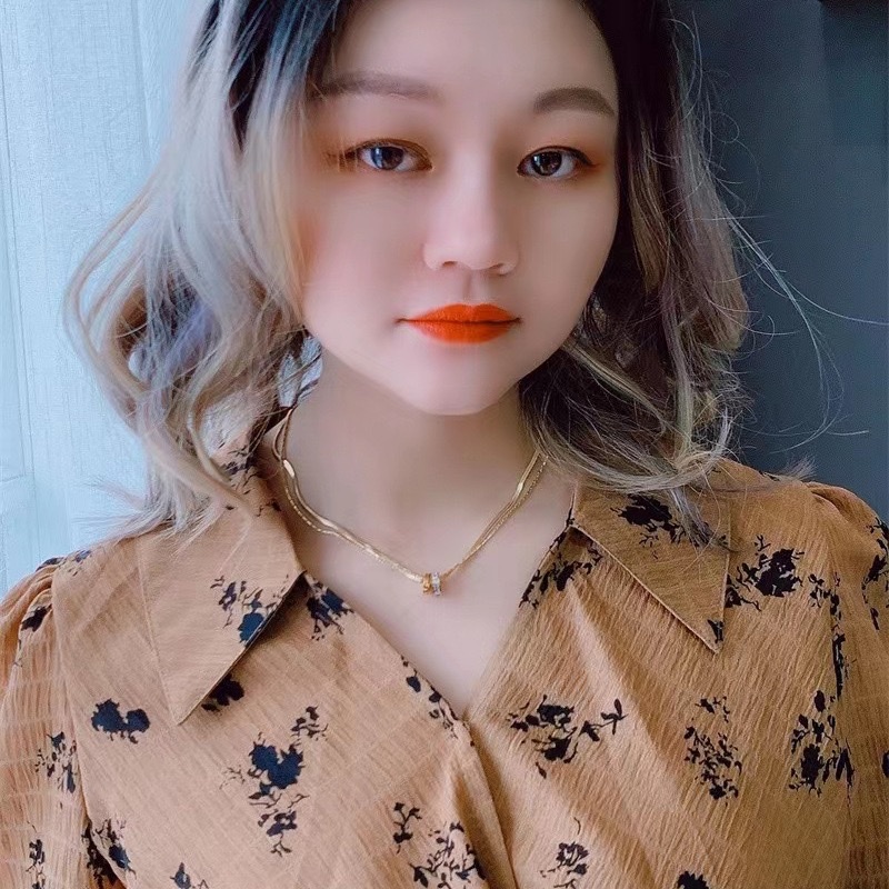 Fashionable and simple metal necklace, a versatile, trendy and personalized accessory for women, an elegant gift accessory, and a long necklace Item Picture