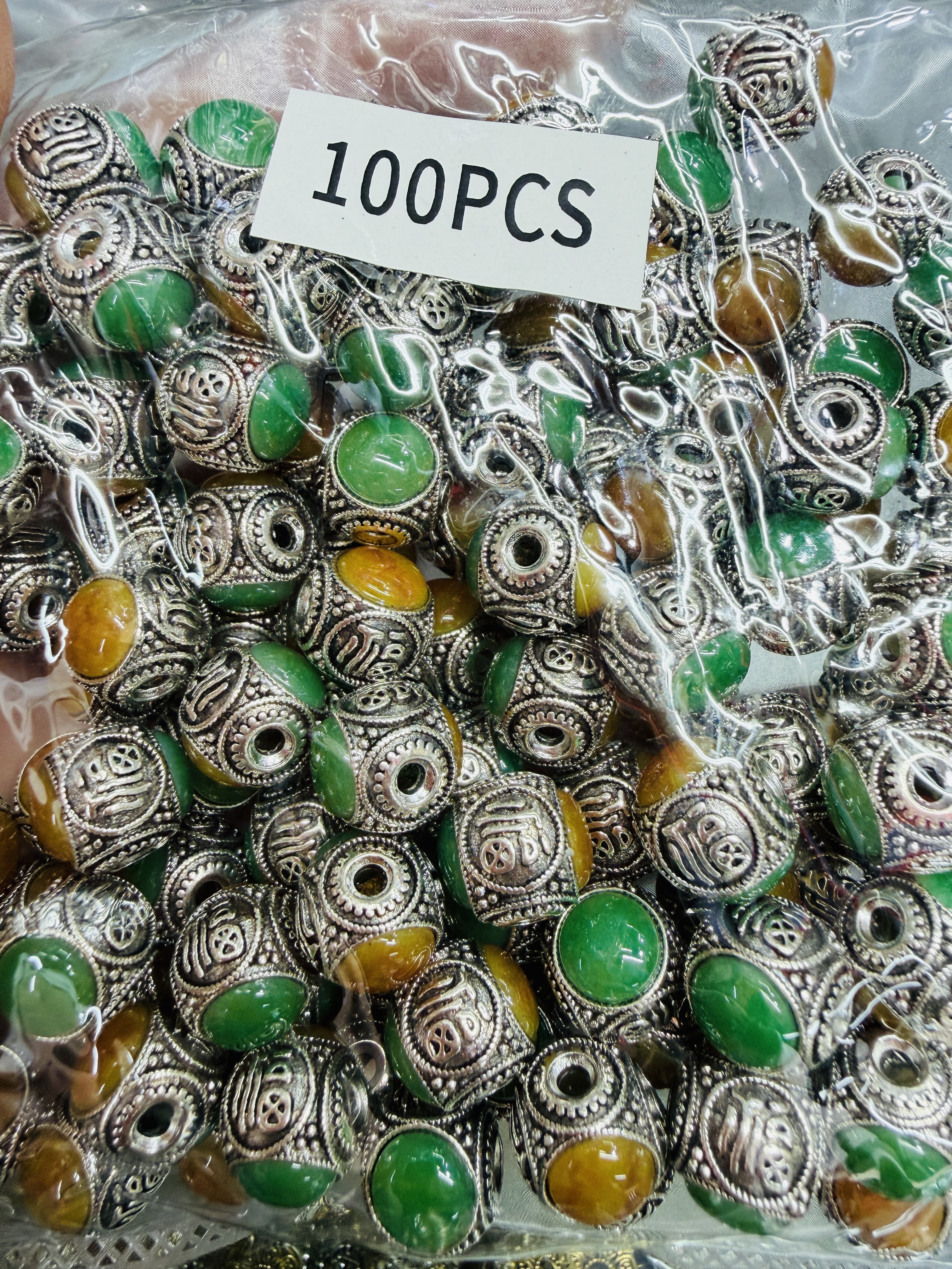 Zinc alloy retro openwork accessories Application Scenario