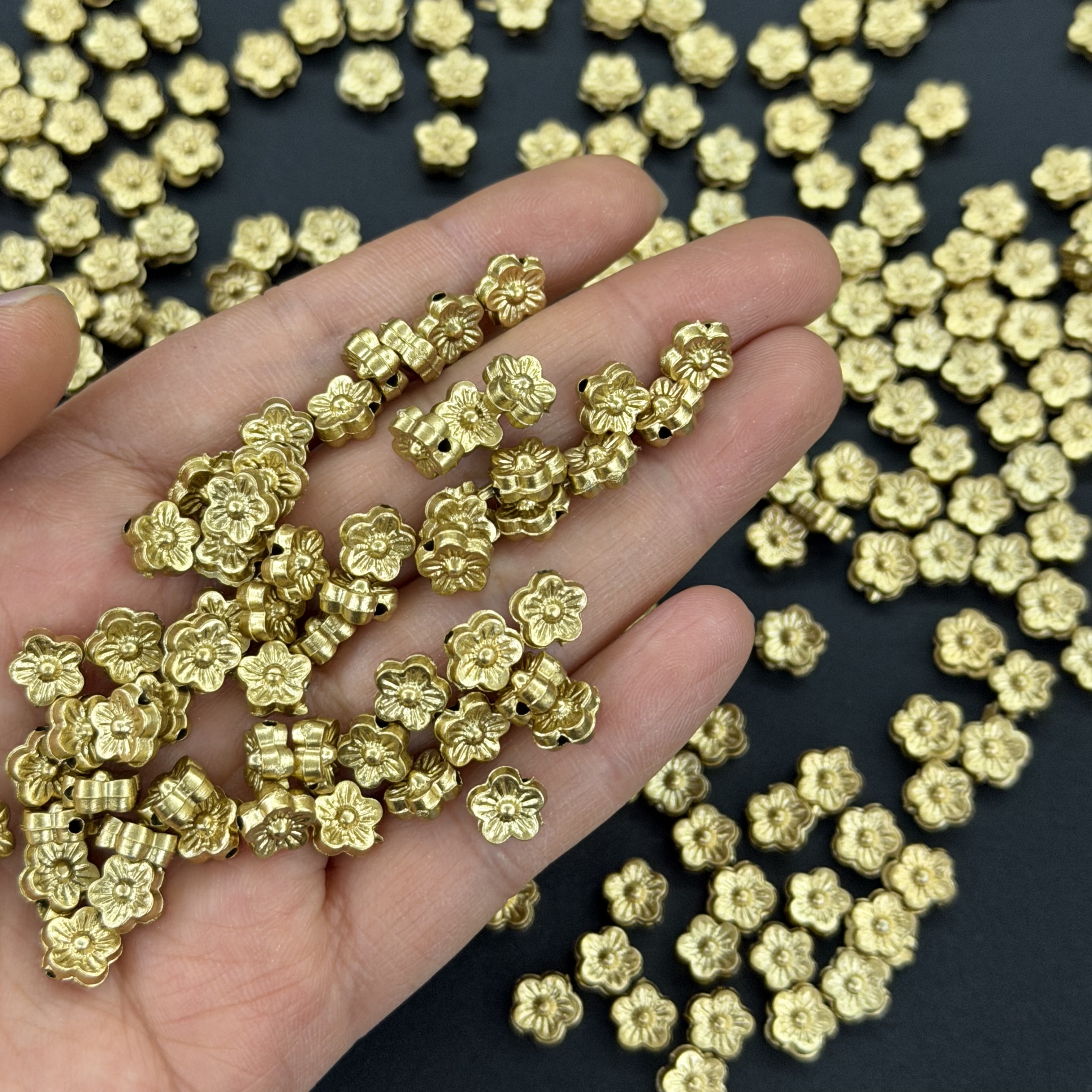 DIY golden five-petal flower beaded accessories, frosted plastic peach and plum blossom partition beads, hand-woven jewelry materials details Picture