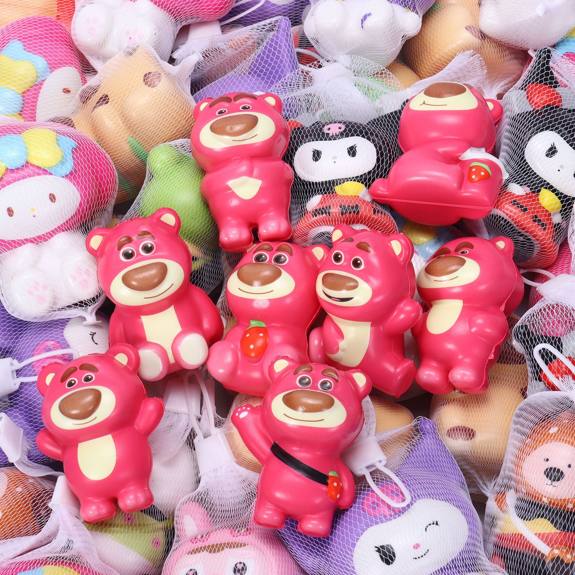 解压草莓熊按压慢回弹玩具白底实物图