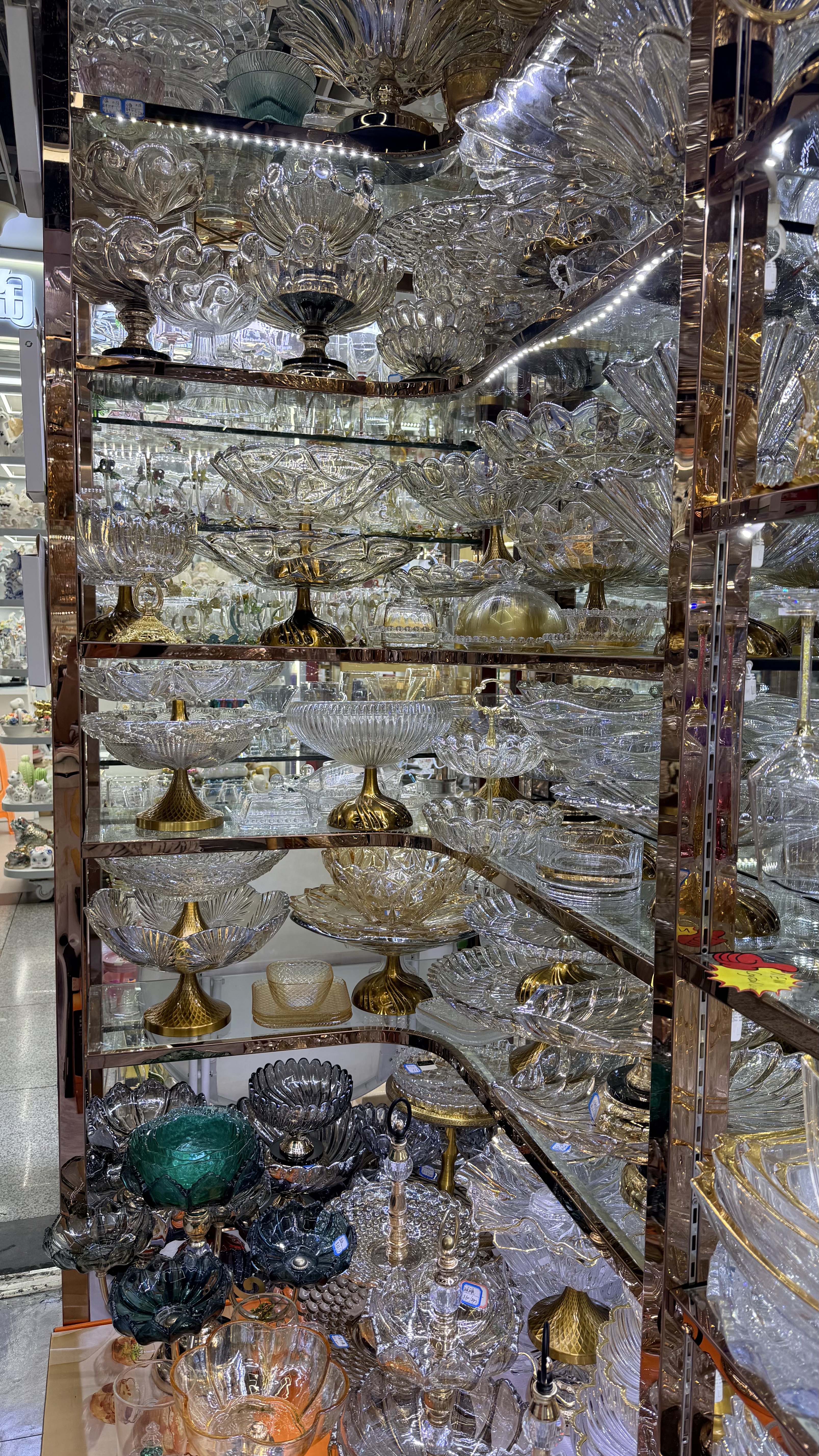 Crystal glass fruit plate, dried fruit box, fruit plate display stand, multi-functional dried fruit display plate, glass fruit basin with base, home creative decoration pic 7