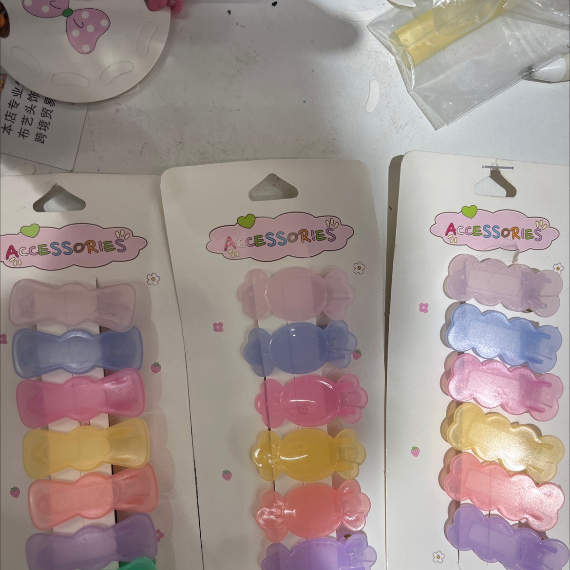 New Year red shark clip hair clip, duckbill clip, claw clip hair accessory, fashionable hairstyle accessory, women's headwear, plastic children's side clip, large hairstyle hair clip, shark clip, shark clip, duckbill clip, claw clip, New Year red hair clip, New Year