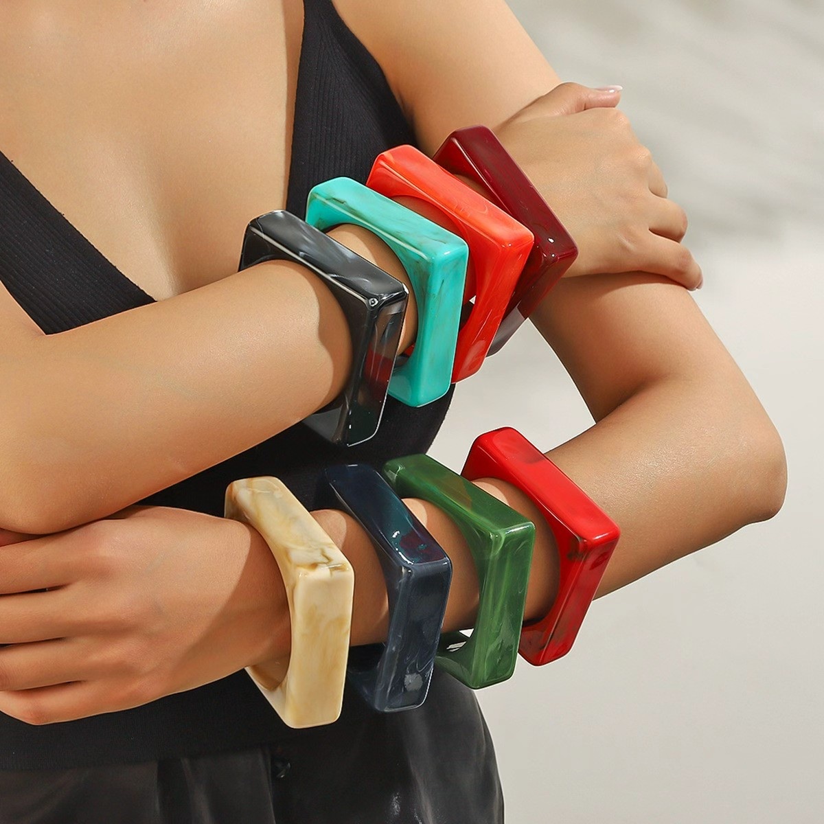 Wholesale of new exaggerated marble-patterned square resin bracelets from Europe and America, retro and individual geometric multi-color jewelry for women detail image 2