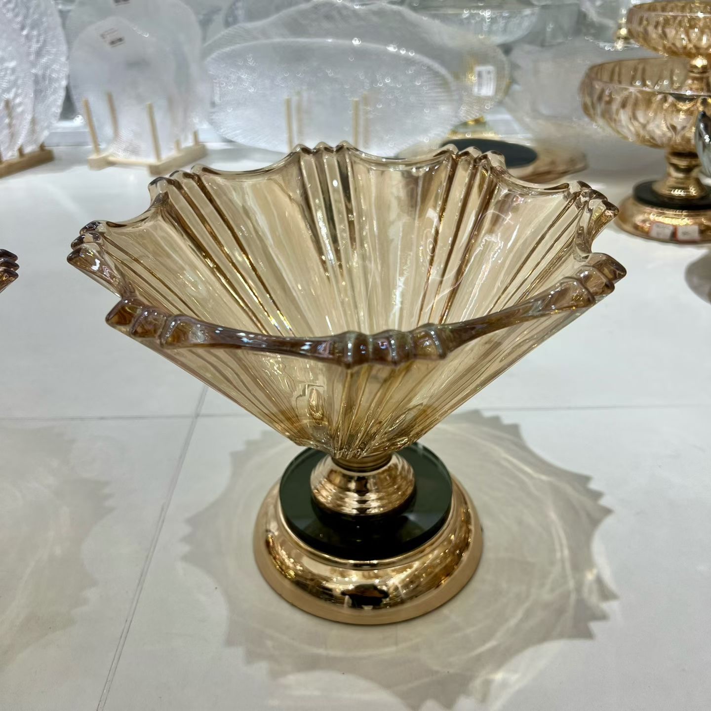 Crystal glass fruit plate, dried fruit box, fruit plate display stand, multi-functional dried fruit display plate, glass fruit basin with base, home creative decoration pic 5