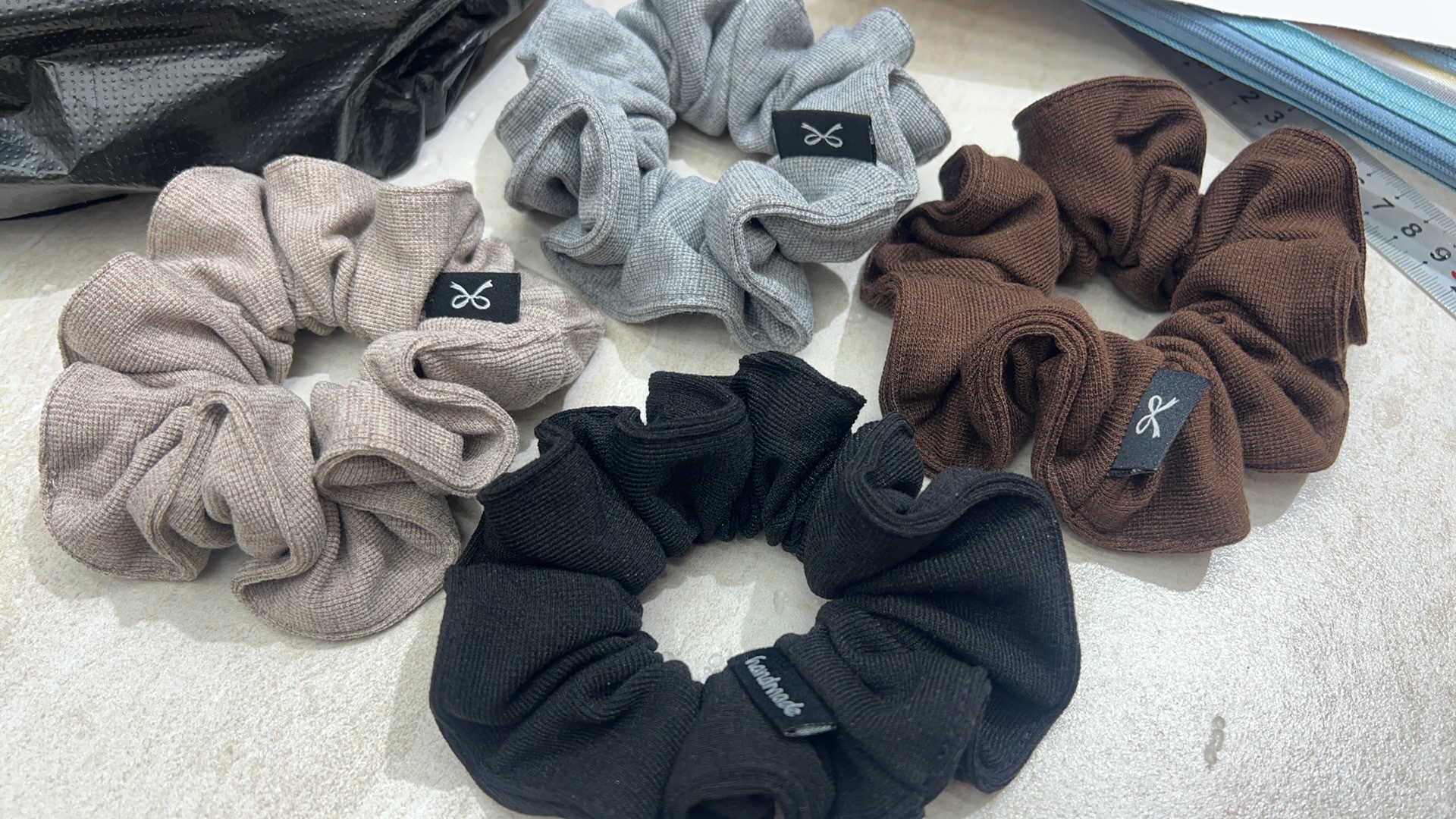 Korean-style knitted hair tie headband large intestine hair tie details Picture