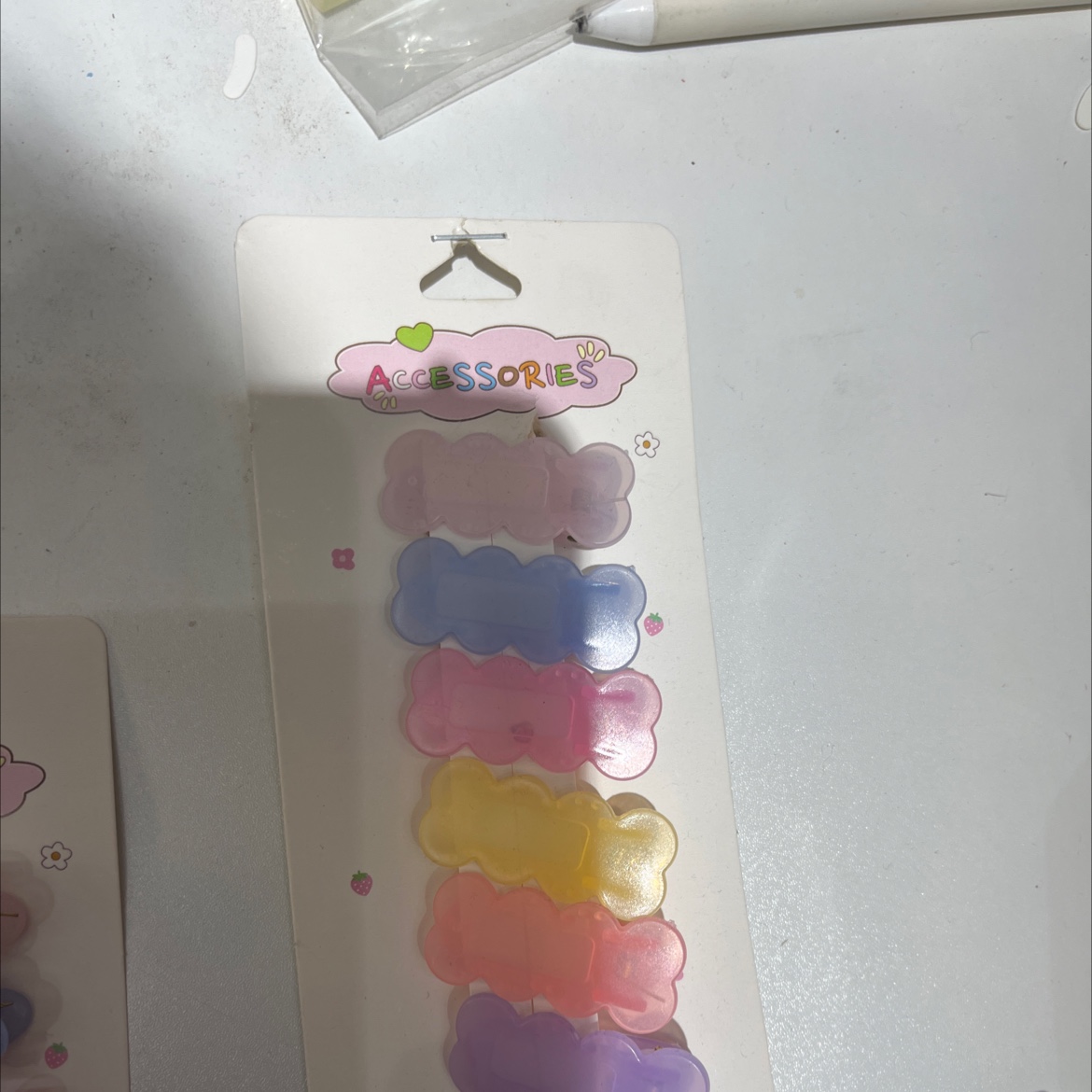 New Year red shark clip hair clip, duckbill clip, claw clip hair accessory, fashionable hairstyle accessory, women's headwear, plastic children's side clip, large hairstyle hair clip, shark clip, shark clip, duckbill clip, claw clip, New Year red hair clip, New Year details Picture