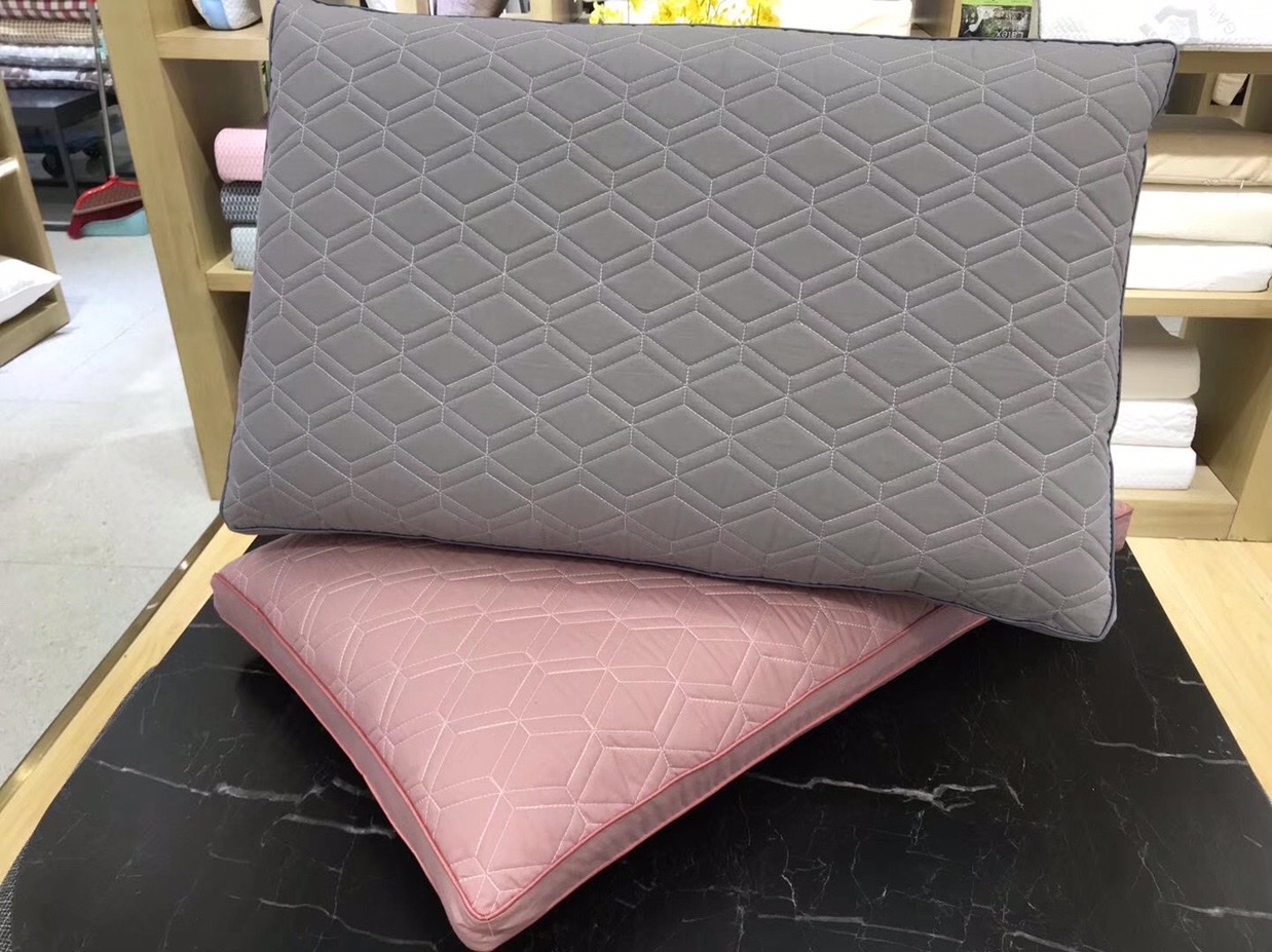 厂家直销枕头柔软透气枕头健康舒适适用各种场所枕头新品枕头热销中