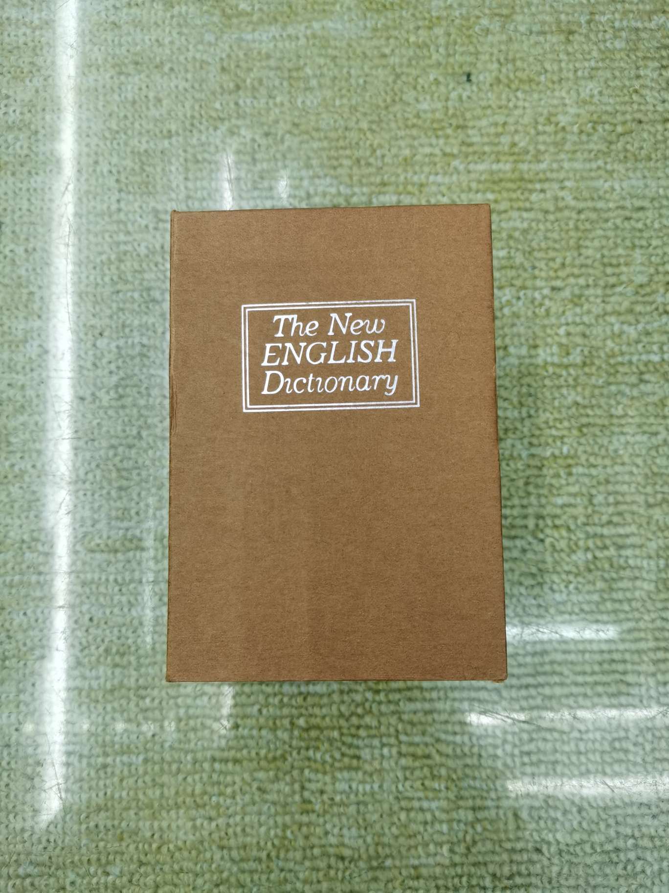 英语字典封面复古钱盒带锁可翻页隐蔽伪装存钱罐 储蓄罐