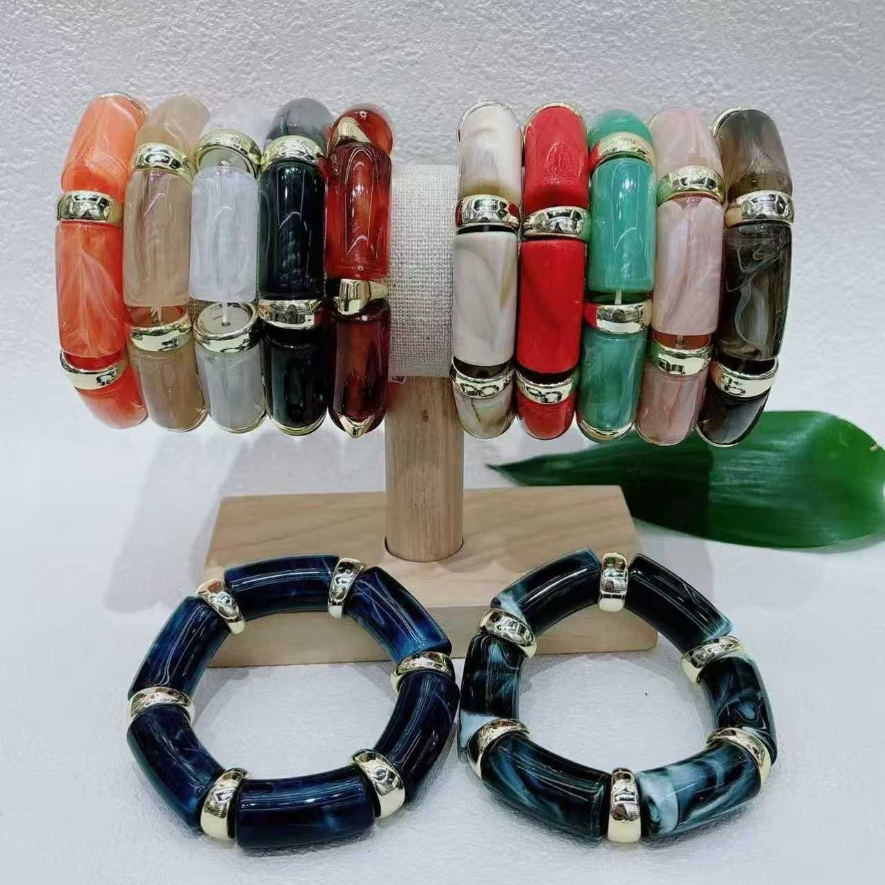 This cross-border popular and versatile elastic bracelet features a pearlescent mixed and matched acrylic curved tube bracelet with a design sense details Picture