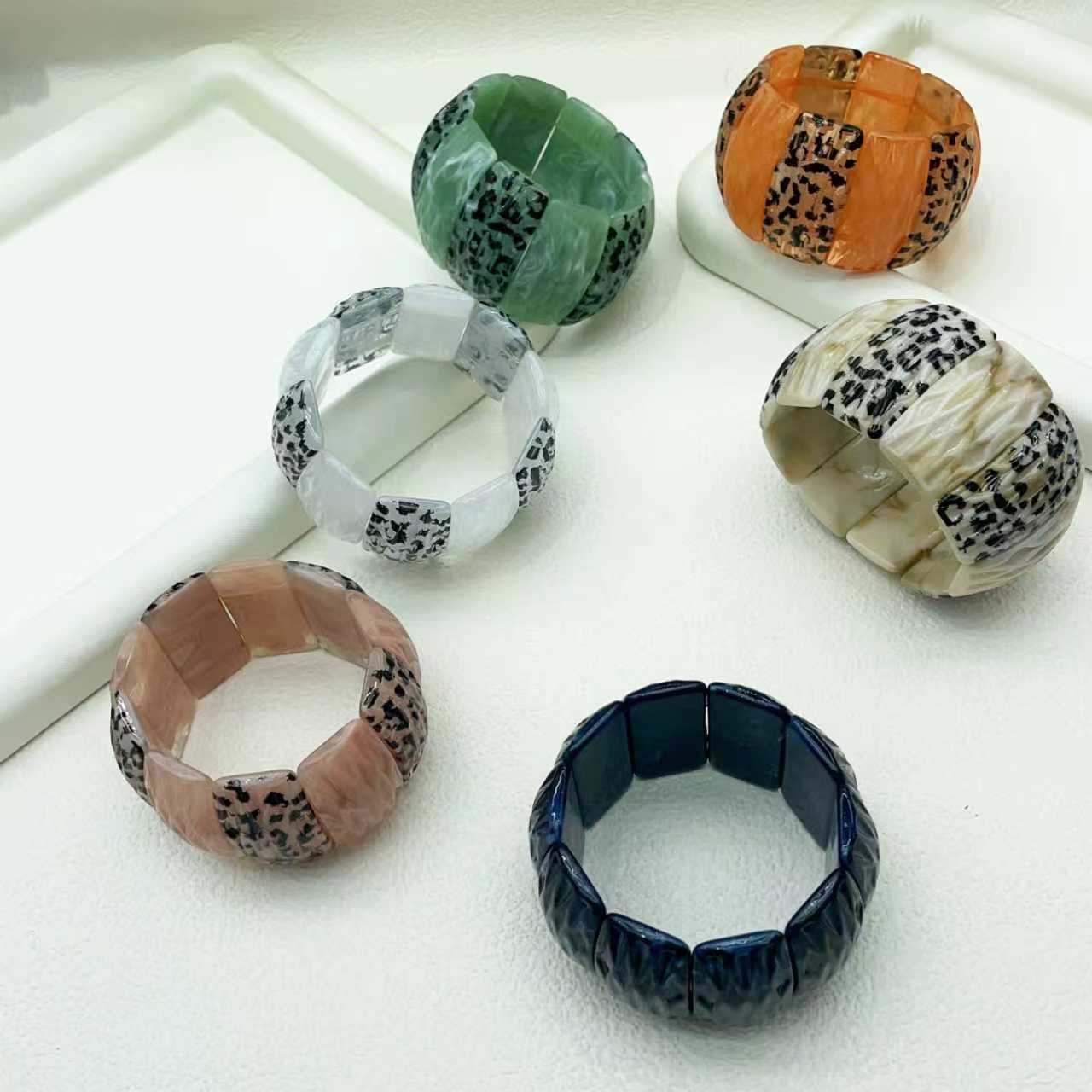 The retro rectangular patchwork leopard print bracelet exudes a light luxury and high-end feel. It features a simple, fashionable and niche design that is versatile details Picture
