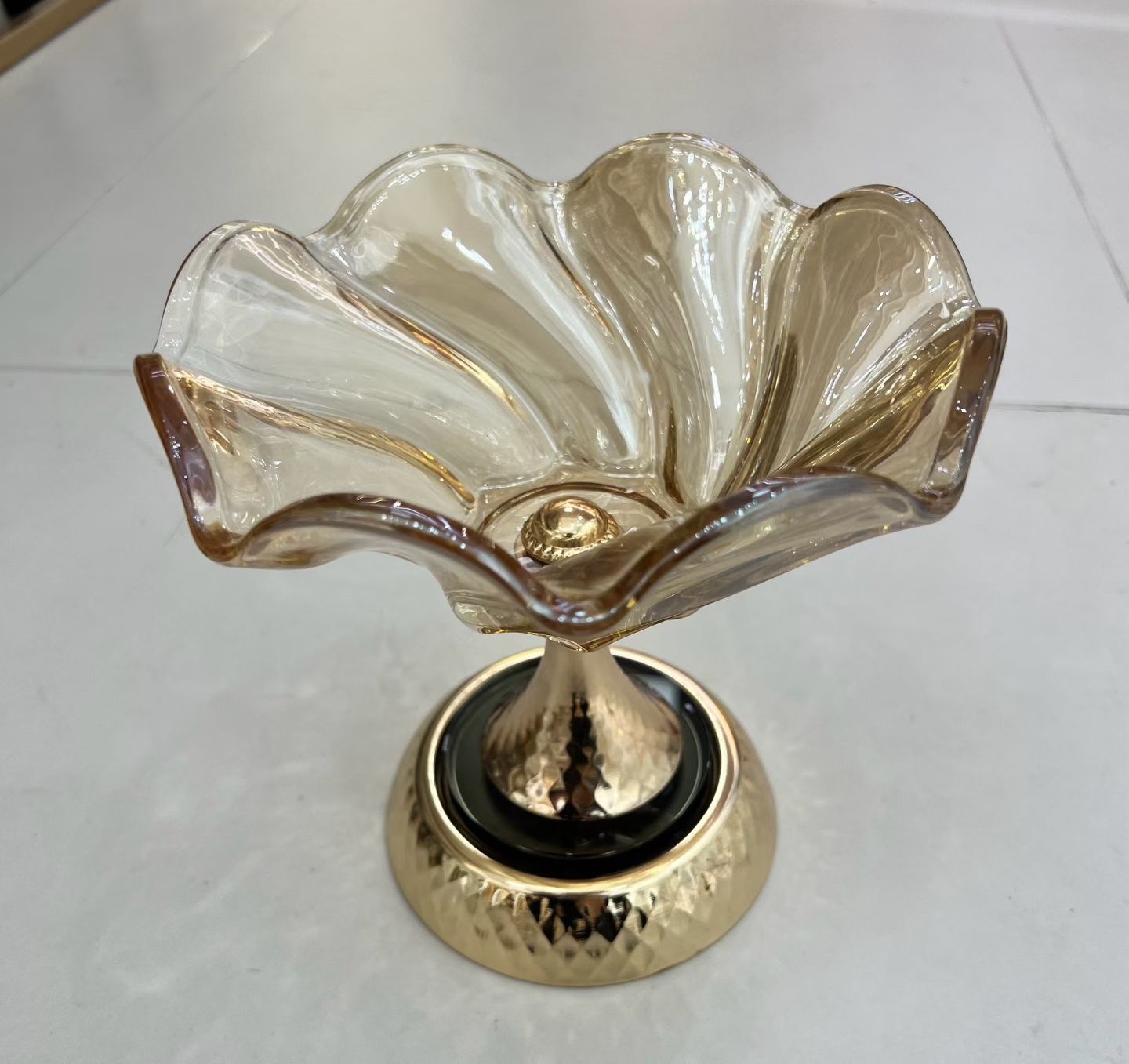 Crystal glass fruit plate, dried fruit box, fruit plate display stand, multi-functional dried fruit display plate, glass fruit basin with base, home creative decoration pic 2