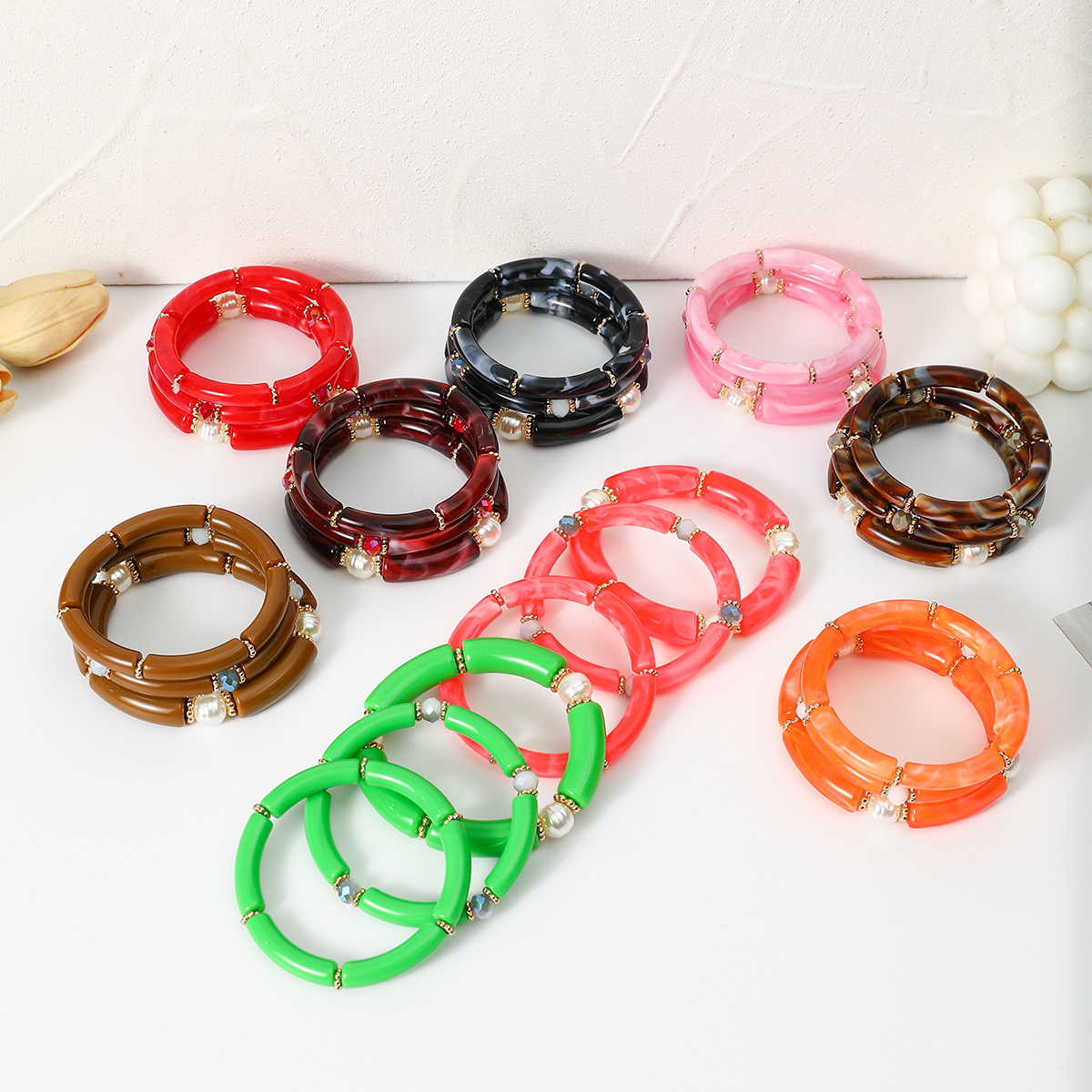 Best-selling 3-piece set of acrylic curved tube bracelet, multi-layer simple and fashionable style, multi-color versatile, exaggerated style bracelet for women Application Scenario