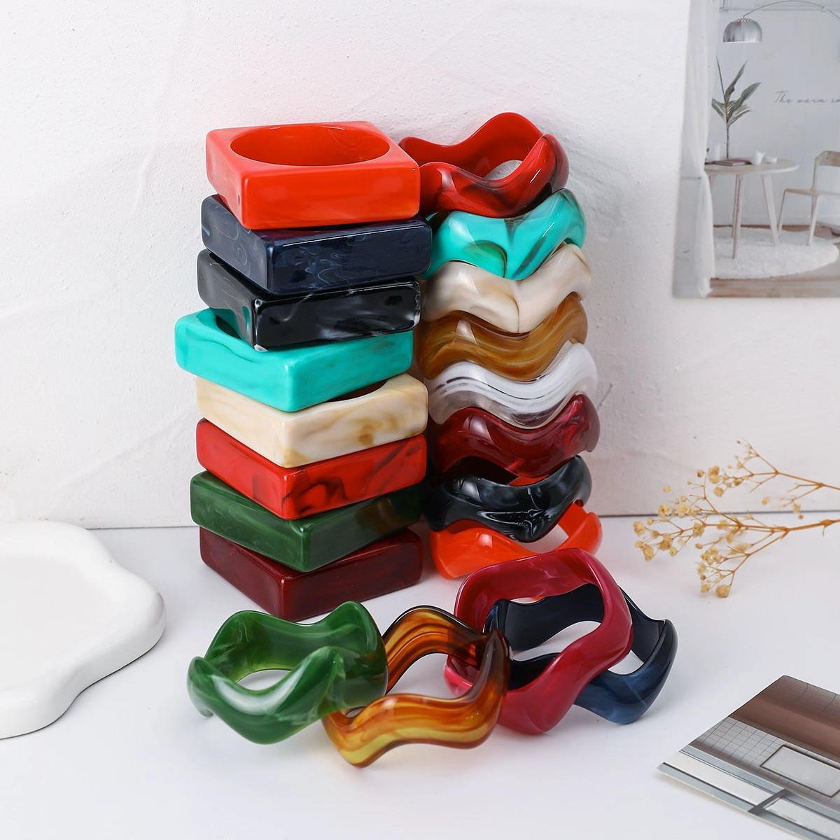 Wholesale of new exaggerated marble-patterned square resin bracelets from Europe and America, retro and individual geometric multi-color jewelry for women detail image 4