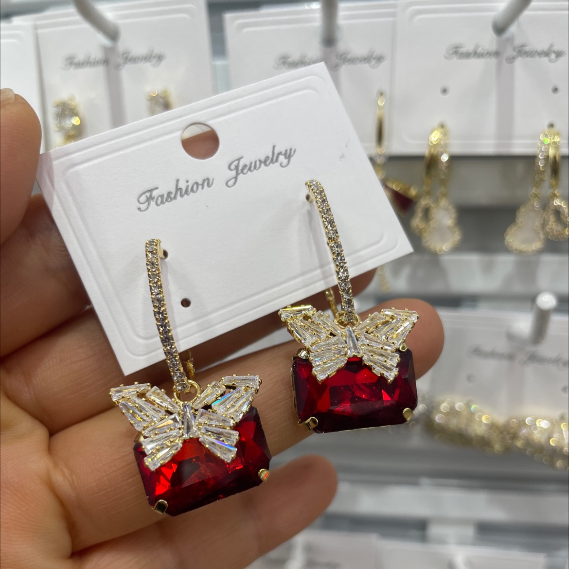 锆石蝴蝶形玻璃耳扣耳环