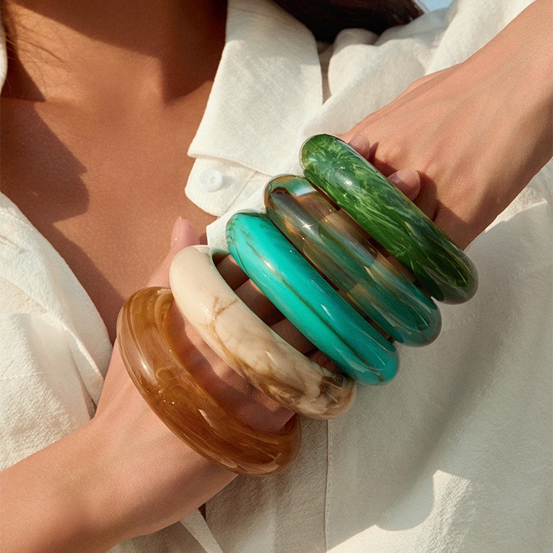 跨境热销欧美夸张宽面圆形手环亚克力个性晕染设计感手镯一件起批细节图