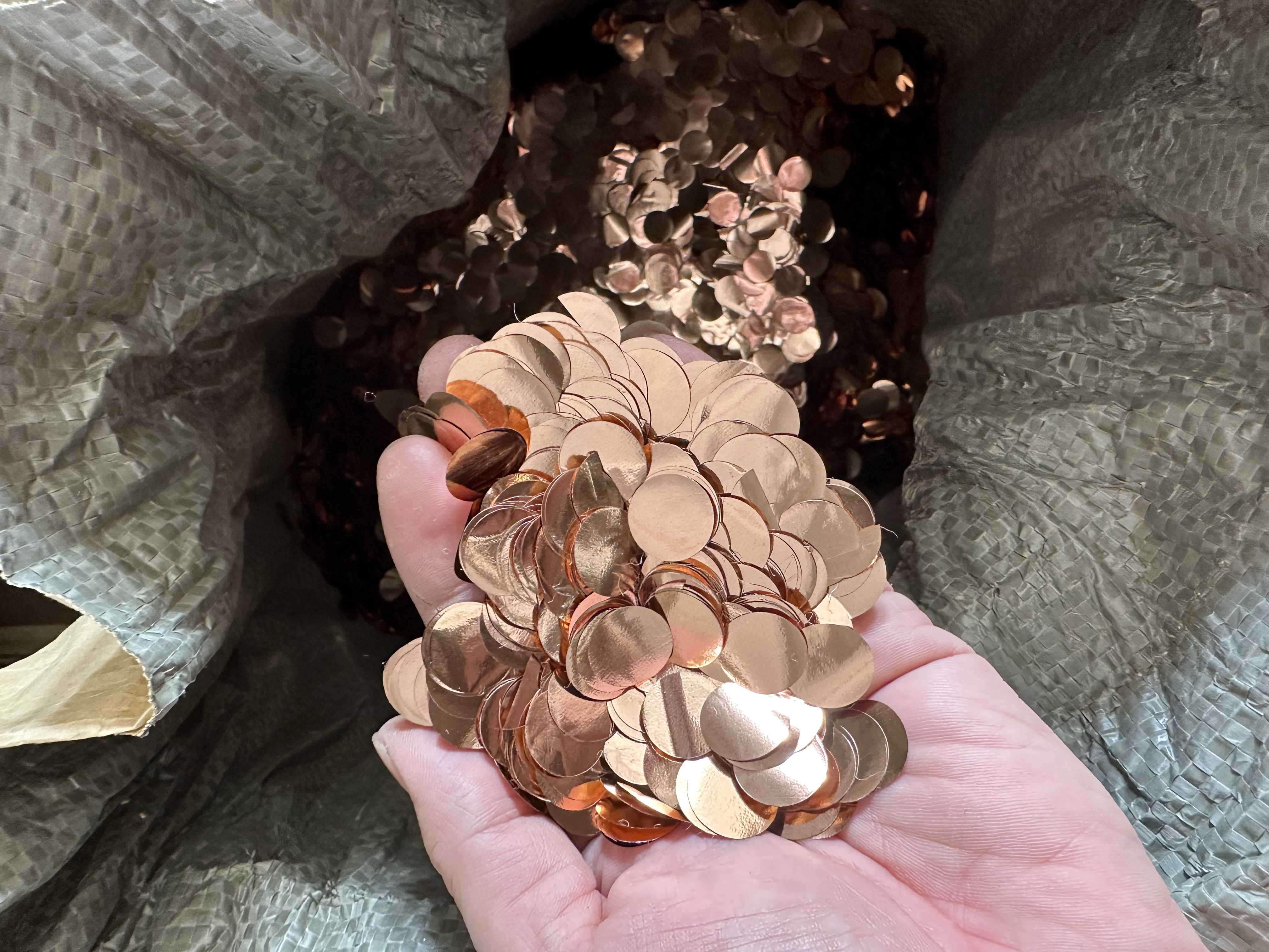 Factory direct sales of gold onion powder, laser sequins, glitter pieces, DIY handcrafted materials, sequin decoration, nail polish, glitter, handicrafts, decorative gold onion powder, glitter 2, wholesale of colored cat's eye glue, handicrafts, pearlescent powder, glitter, laser detail image 6
