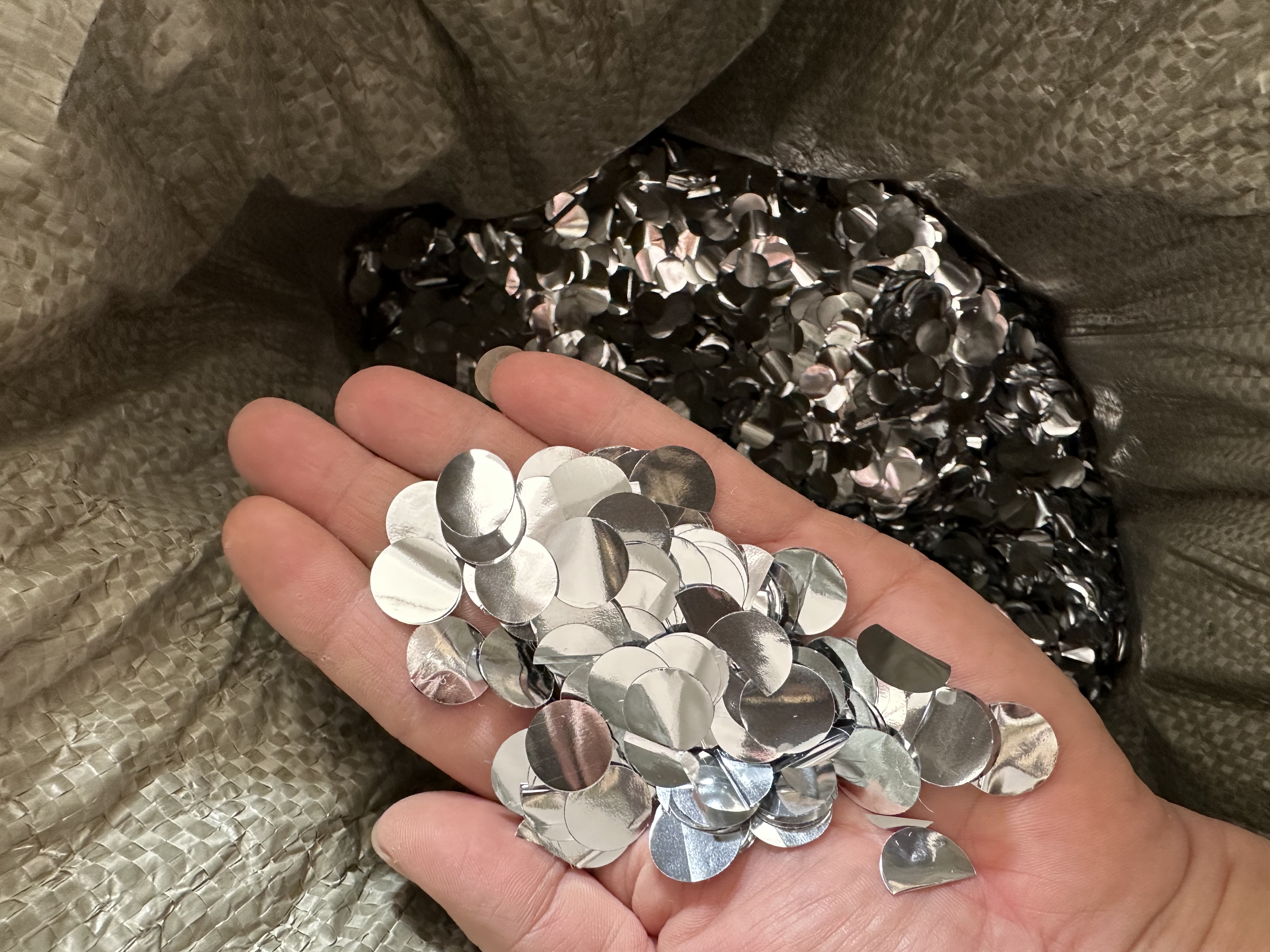 Factory direct sales of gold onion powder, laser sequins, glitter pieces, DIY handcrafted materials, sequin decoration, nail polish, glitter, handicrafts, decorative gold onion powder, glitter 2, wholesale of colored cat's eye glue, handicrafts, pearlescent powder, glitter, laser detail image 9