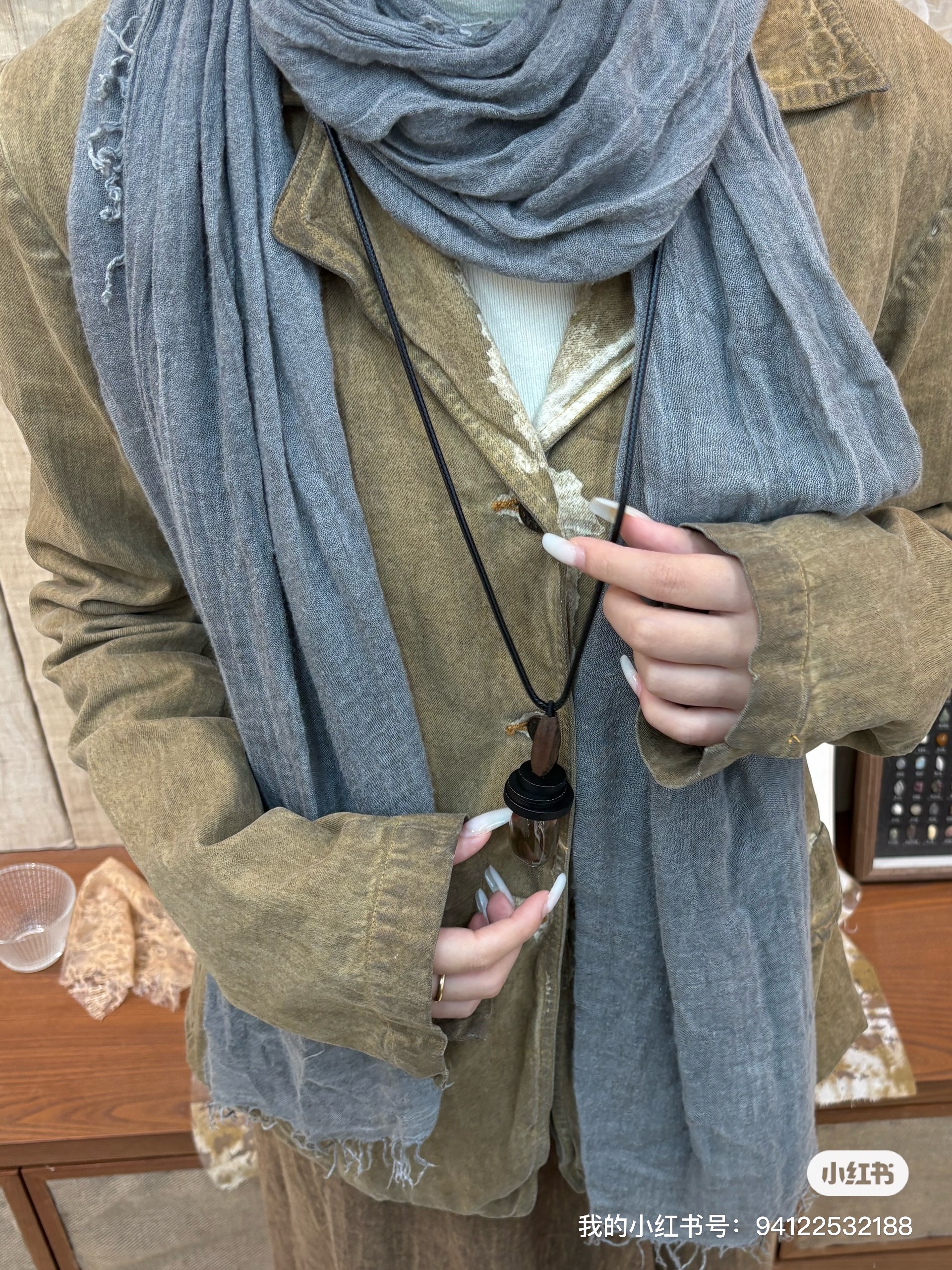 双A级茶晶小灯泡毛衣链时髦原创设计白底实物图