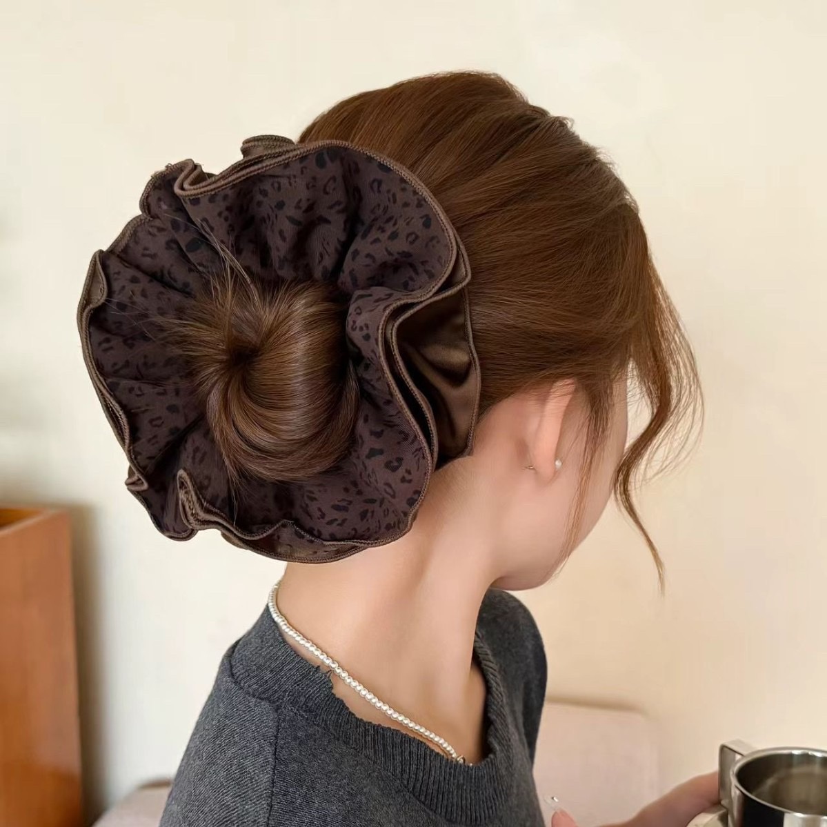 Retro leopard-print large intestine hair band for women, 2025 new style, high-end look, bun hairstyle, high ponytail, hair tie, hair accessory, hair band Specification image